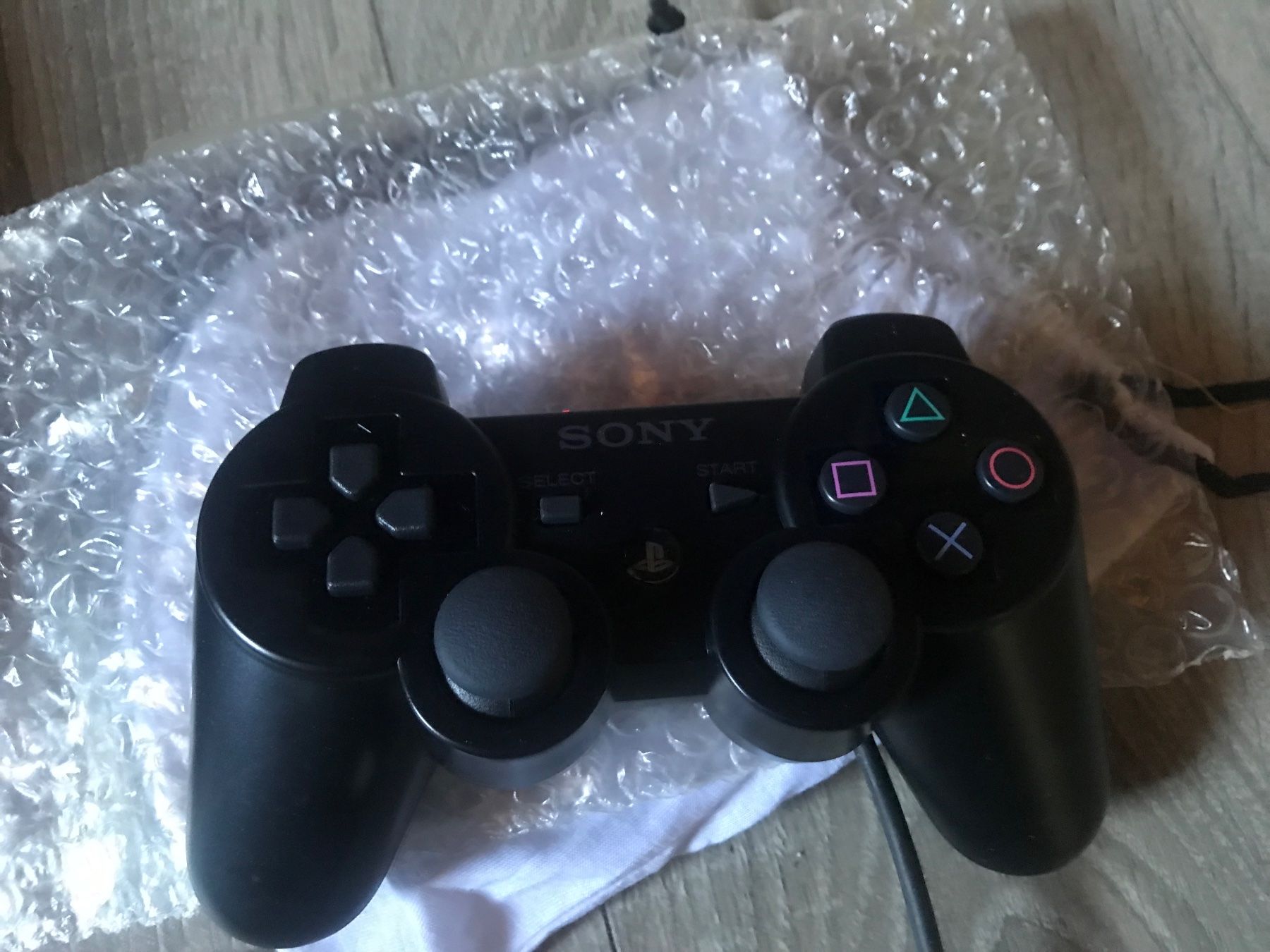 Sony Console: PlayStation 3 mit 2 Wireless Controller einer ist Neu – Usato da Opfikon venduto da Sonnenuntergang12 3
