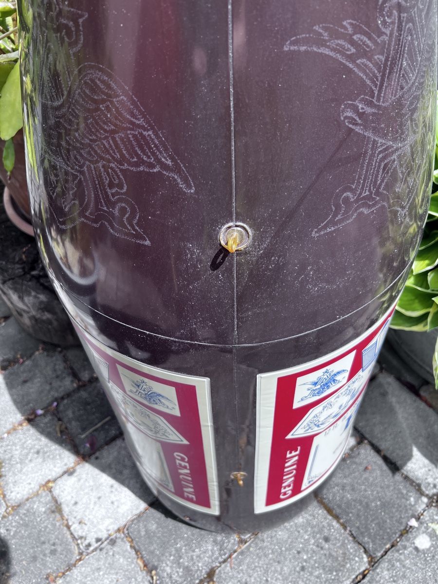 Tutte le decorazioni: Budweiser Riesenflasche Deko aufgeblasen – Usato da Bachenbülach venduto da LarissaLaruss 2