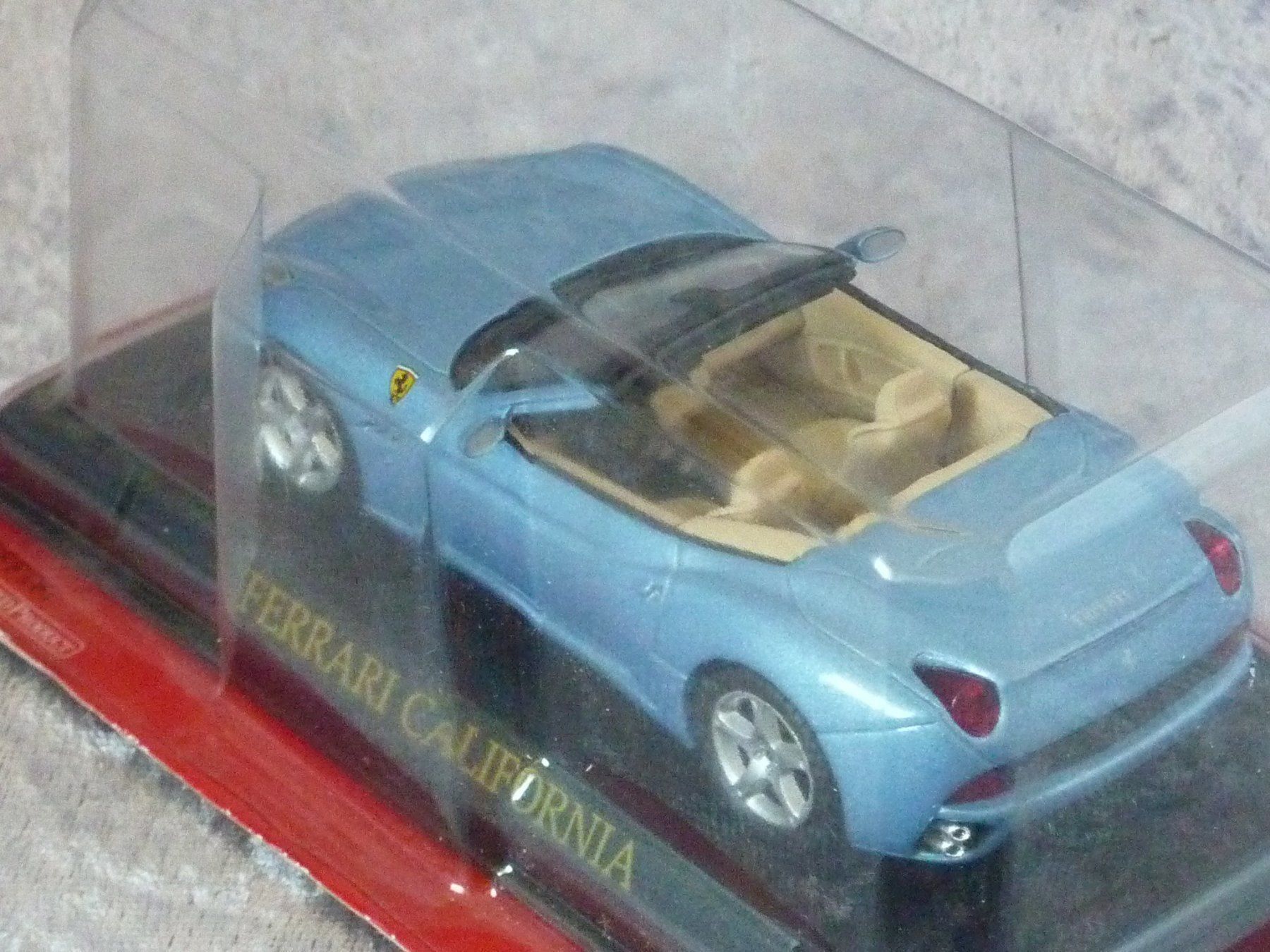 Ferrari Modellini d'auto: Ferrari California  1:43 – Nuovo e nell'imballaggio originale da Dürrenäsch venduto da modellautos4you 2