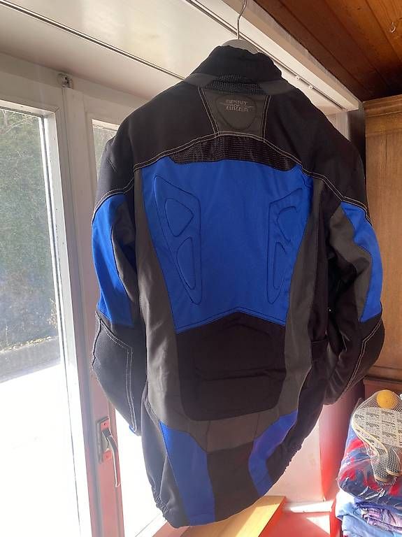 Lotti di vestiti: Motorrad Jacke und Hose – Usato da Niederbipp venduto da cla_ynv9 2