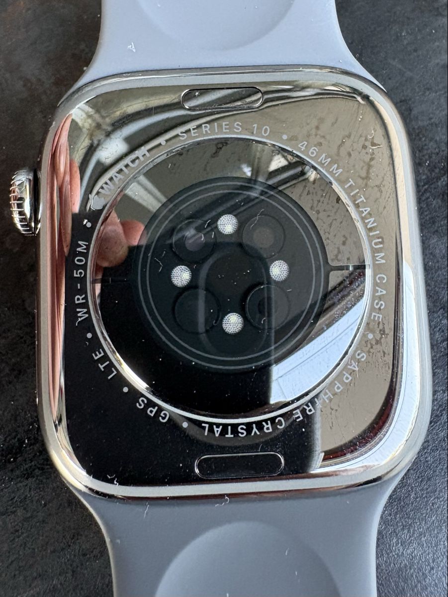 Apple Smartwatch: Apple Watch Series 10 Natural Titanium – Gebraucht aus Basel von thertfu 2