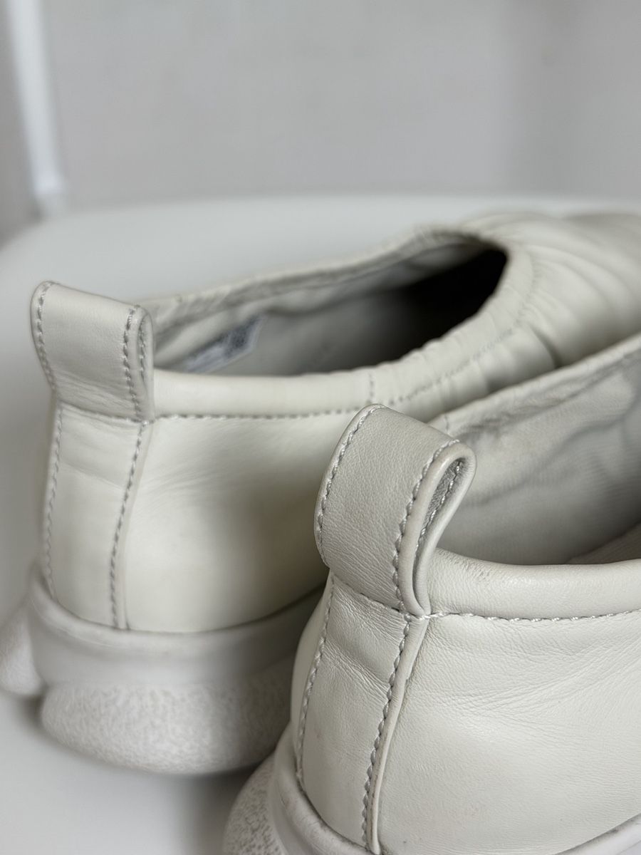 Camper Chaussures femmes: Camper Ballerina slip on sneakers white – D'occasion à Knonau par Grapesvintage 5