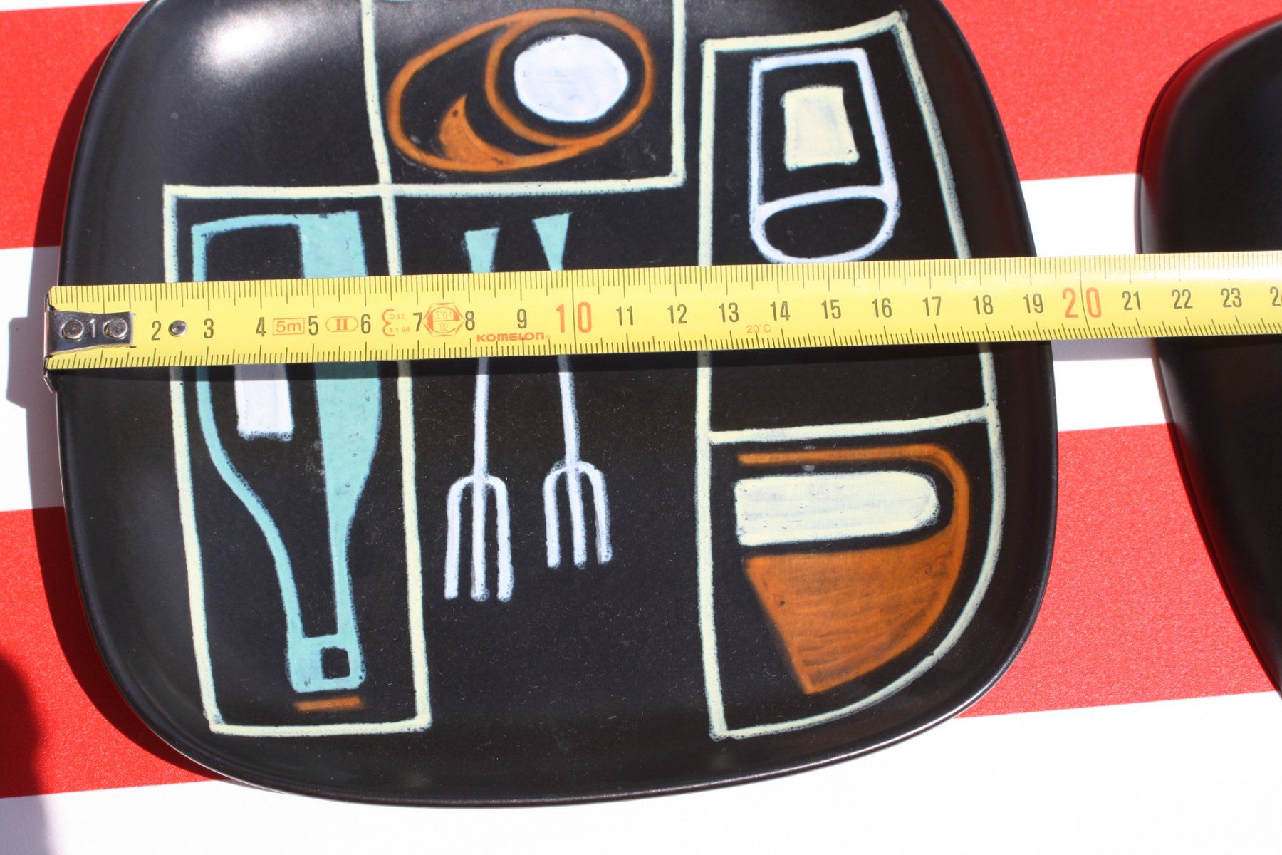 Teller: 4 VINTAGE KUNST TELLER (STIL PICASSO) – Gebraucht aus Wauwil von Pneuedy 7