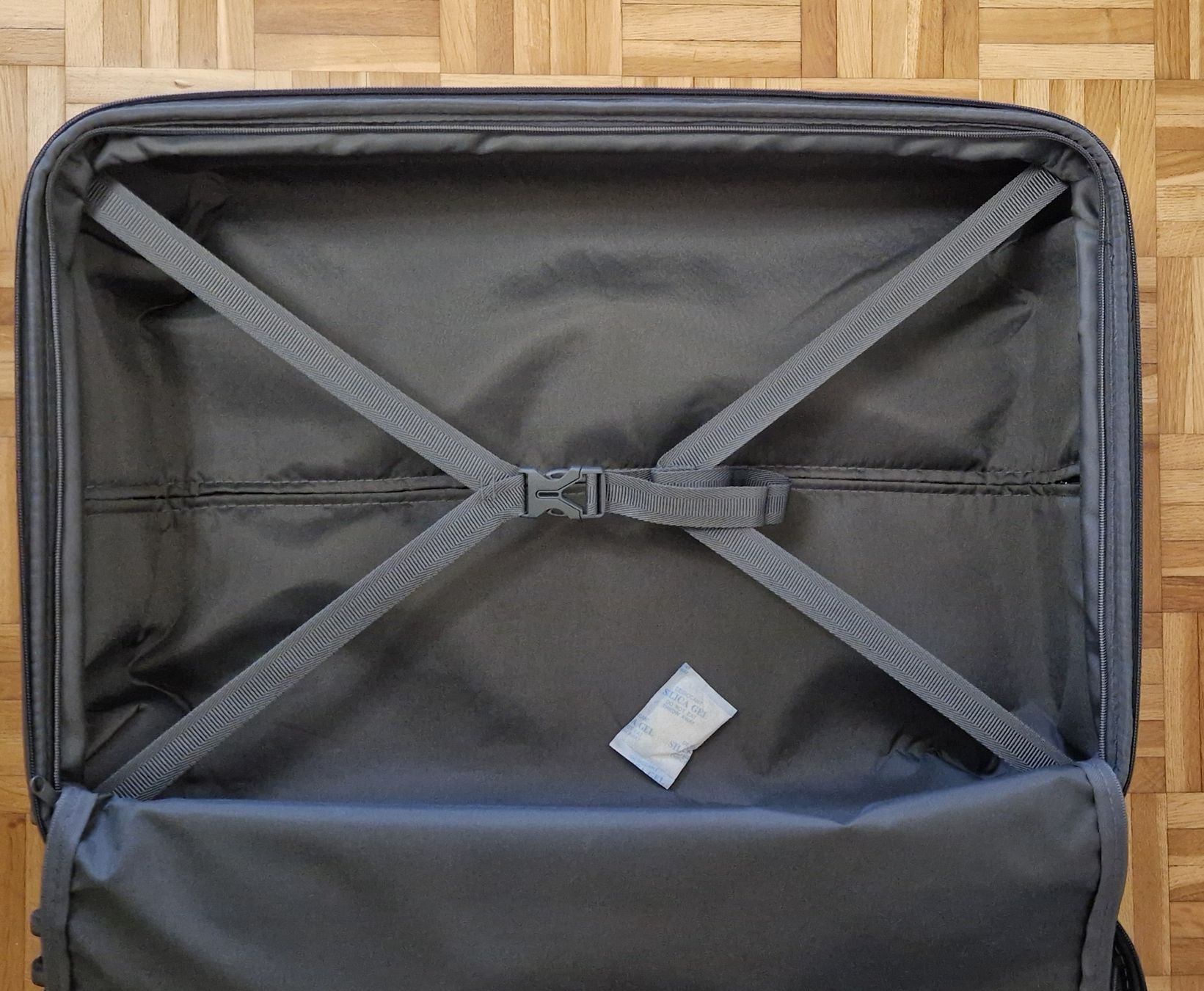 Valigie: PackEasy Flow Trolley / Reisekoffer – Usato da Zug venduto da Pinche0 7