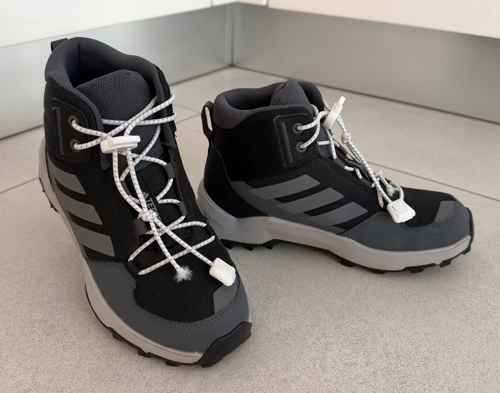 Adidas Chaussures garçon: Adidas Terrex Gr.33 – D'occasion à Contone par Chaos76