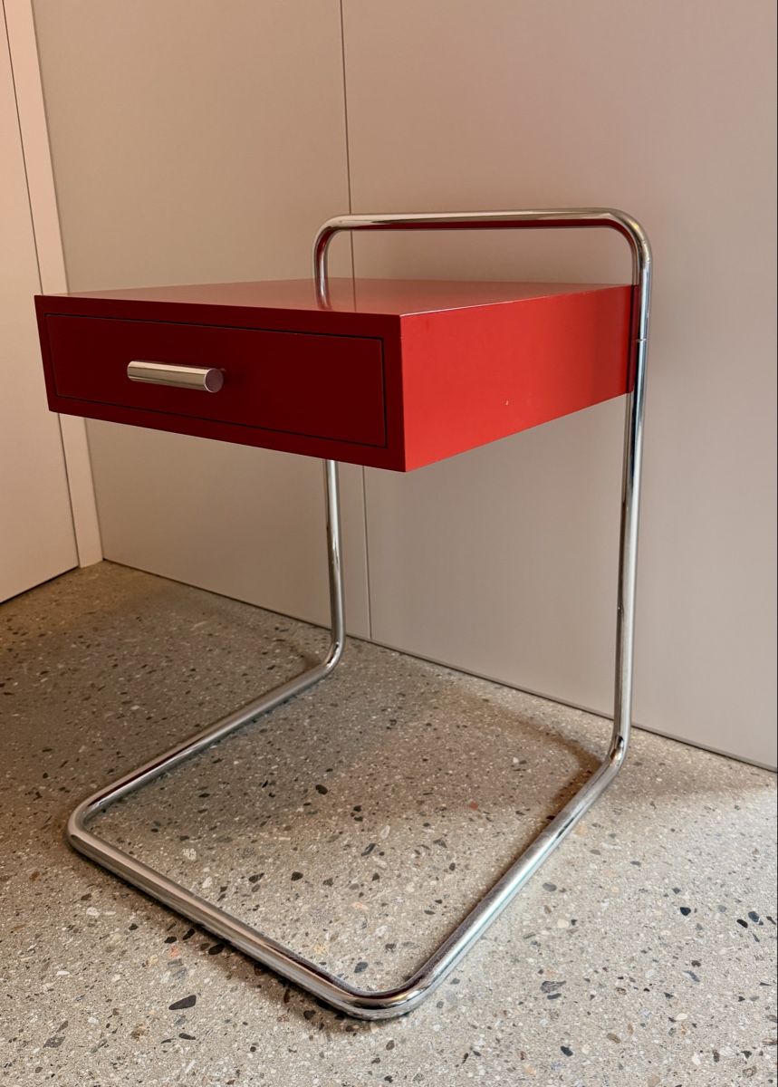 Thonet Tische: B 117 Beistelltisch von Thonet  – Gebraucht aus Iragna von ailtire