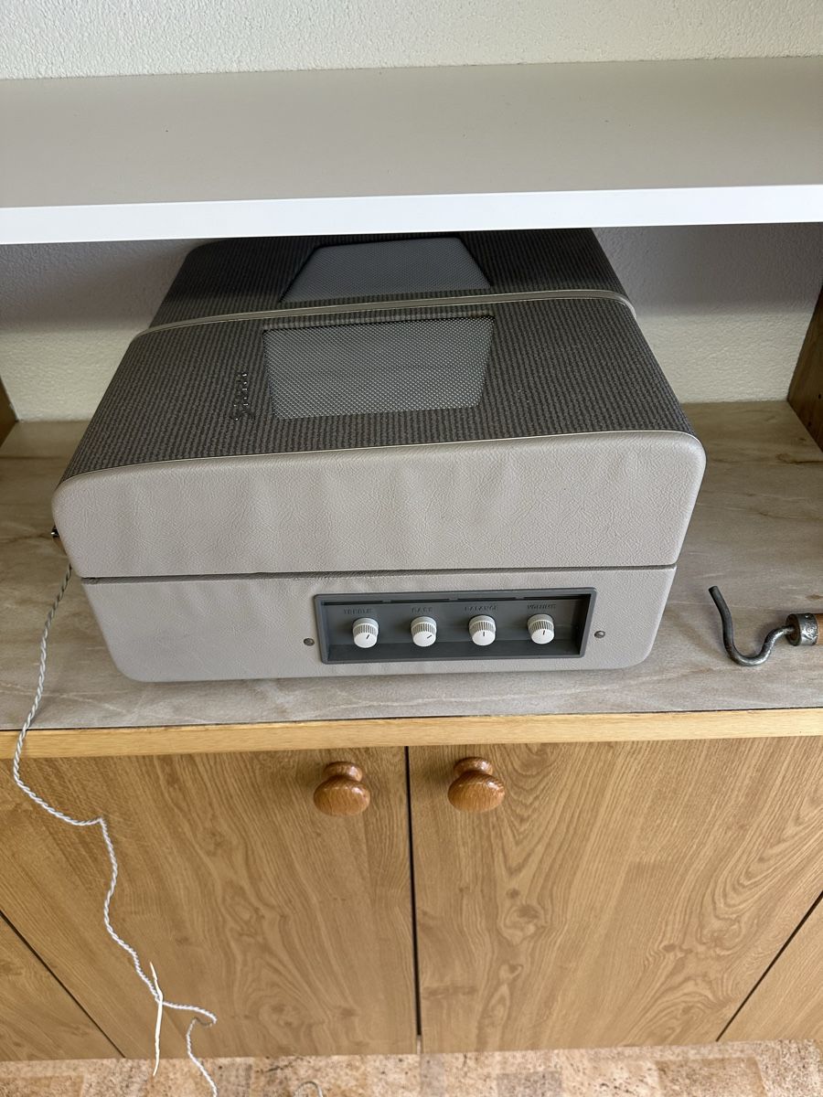 Philips Giradischi: Antiker Röhrenplattenspieler Philips – Usato da Tschierv venduto da Screamingwolfguitars 2