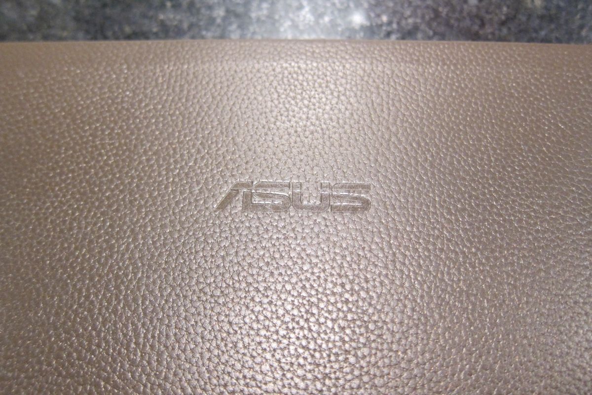 Asus Notebook: Laptop ASUS U2E in Echtem Leder – Usato da Zürich venduto da Privat4444 2