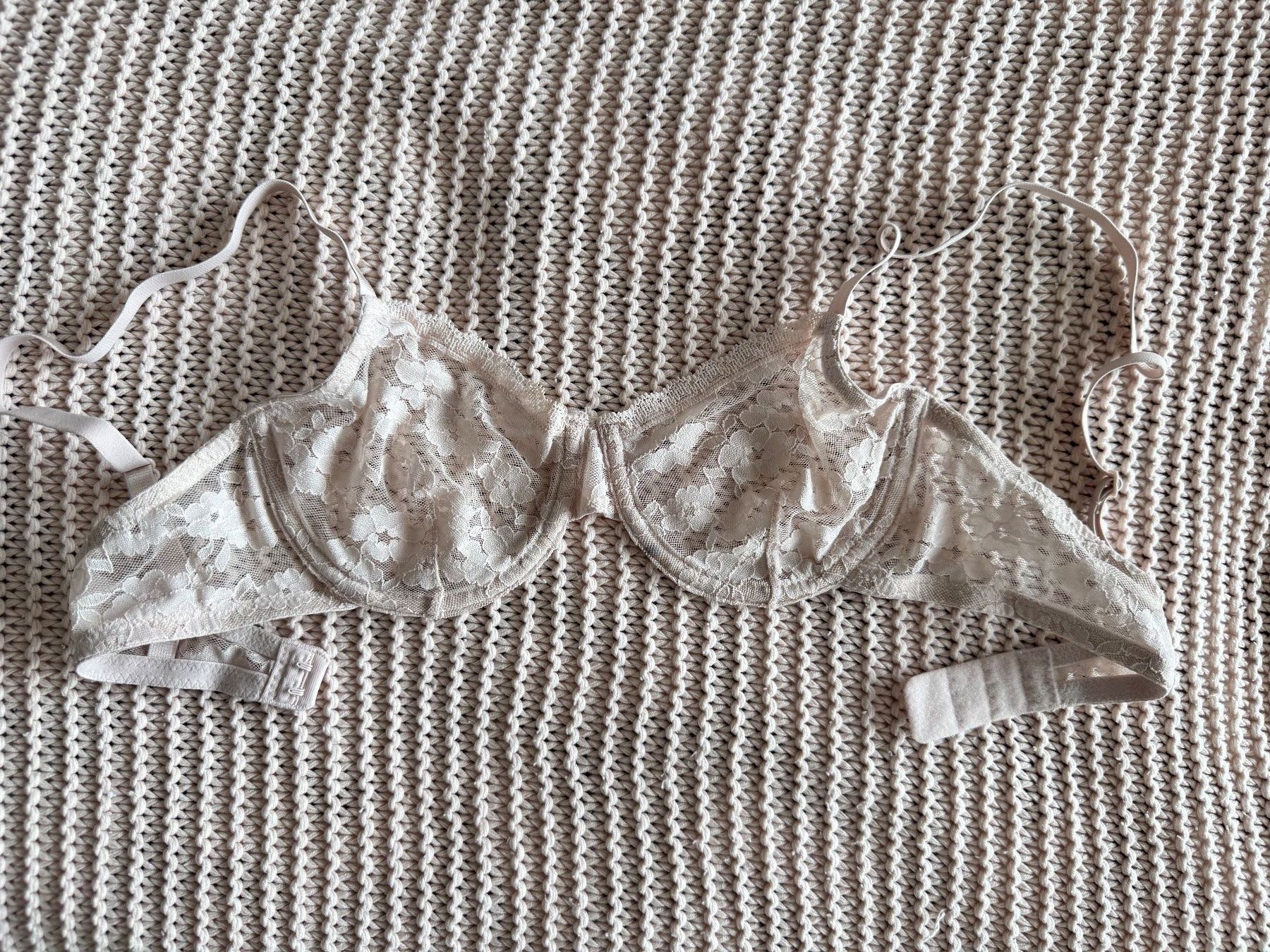 Altra biancheria intima: Soutien-gorge dentelle blanc cassé – Usato da Montreux venduto da Izapechee