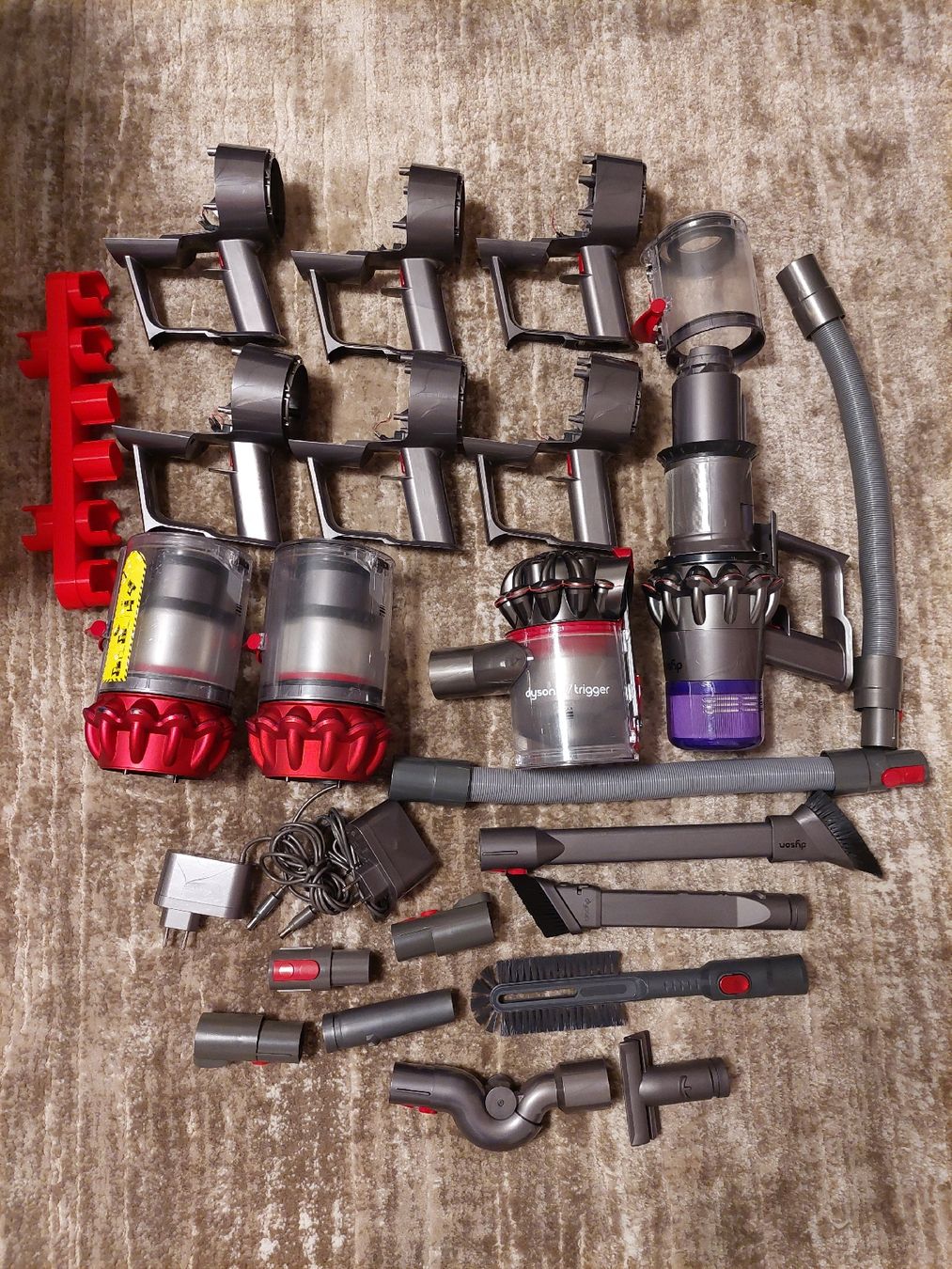 Dyson Staubsauger & Zubehör: Pièces détachées pour Dyson – Gebraucht aus Meyrin von aki_1971 1