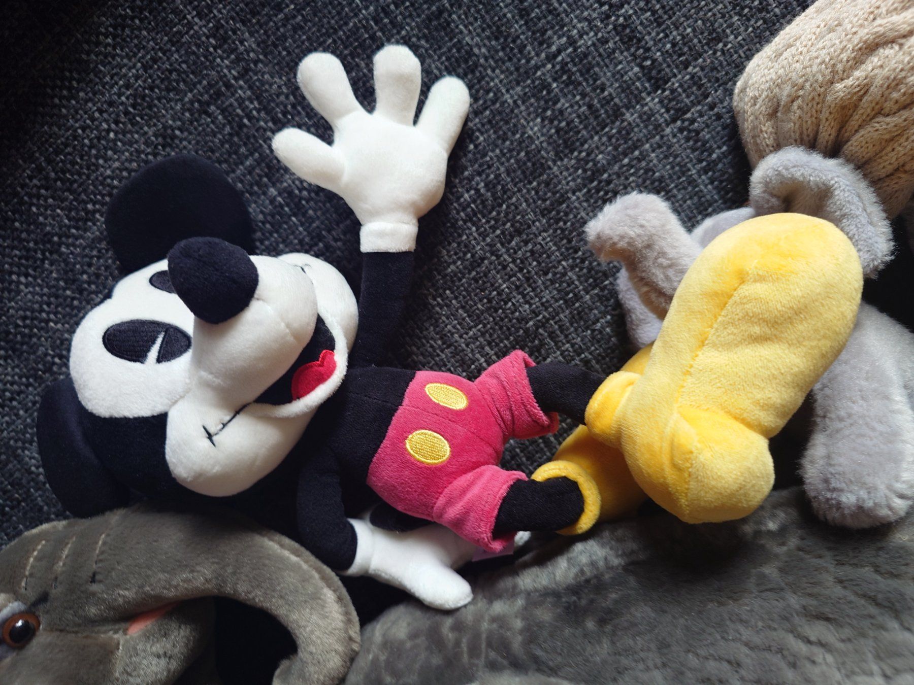 Disney Giocattoli: Lot peluches éléphant Mickey – Usato da Genève venduto da arnoo 2