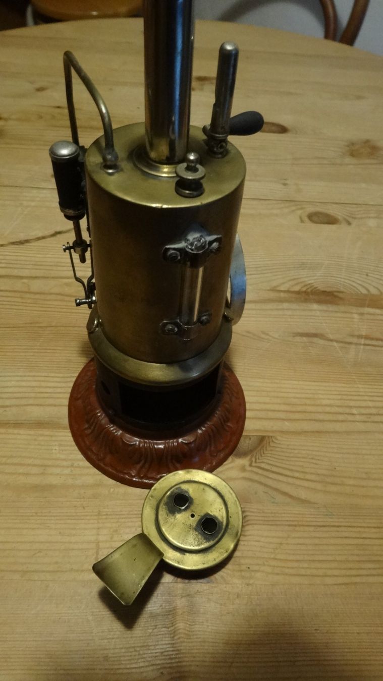 Modellbausätze & Standmodelle: machine verticale à vapeur – Gebraucht aus Rebeuvelier von falcon58 4