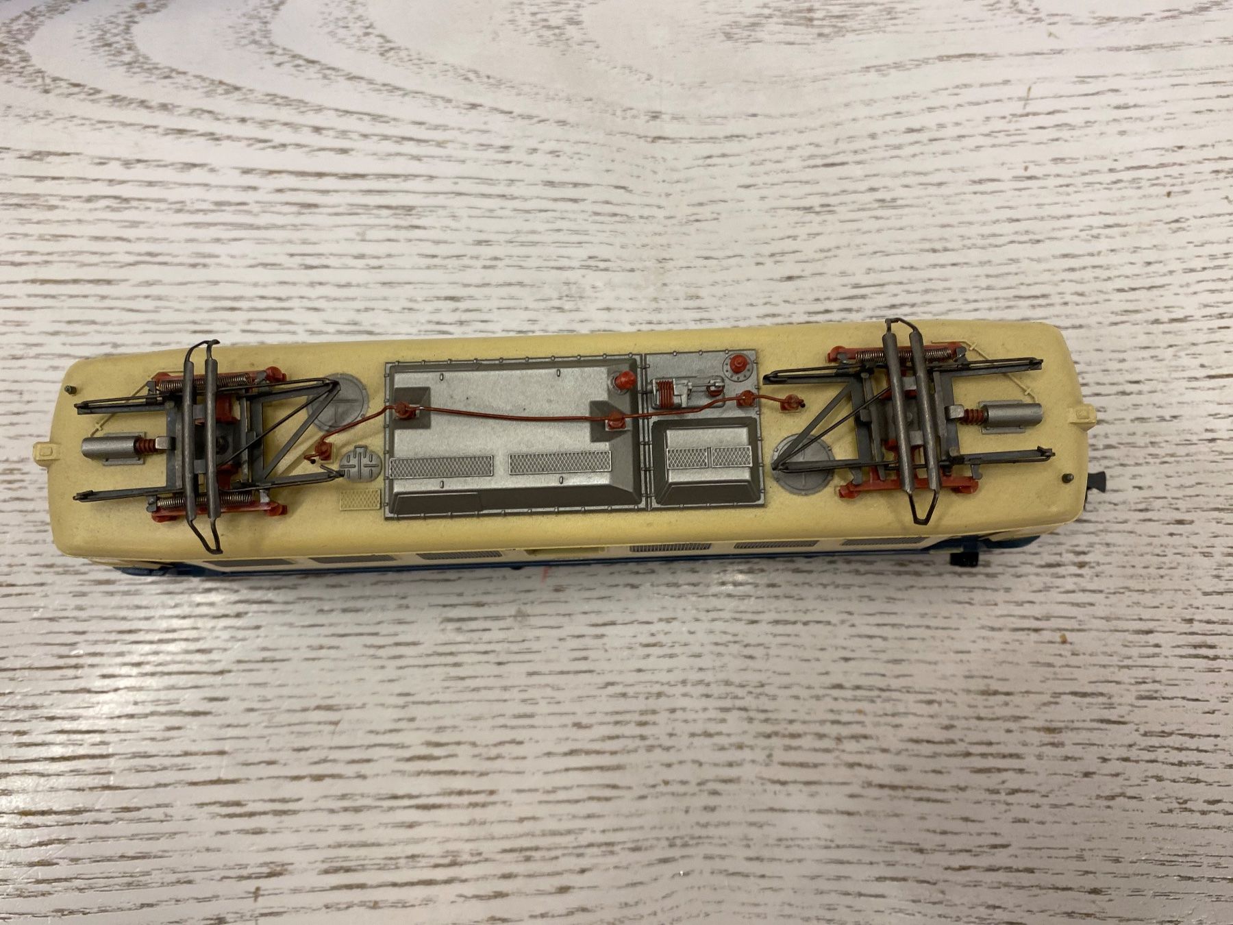 Märklin Modellini di ferrovie: Märklin 3156 DB BR 140 – Usato da Lupsingen venduto da New-Haven 3