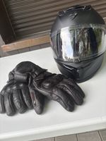 Casque et gants de moto