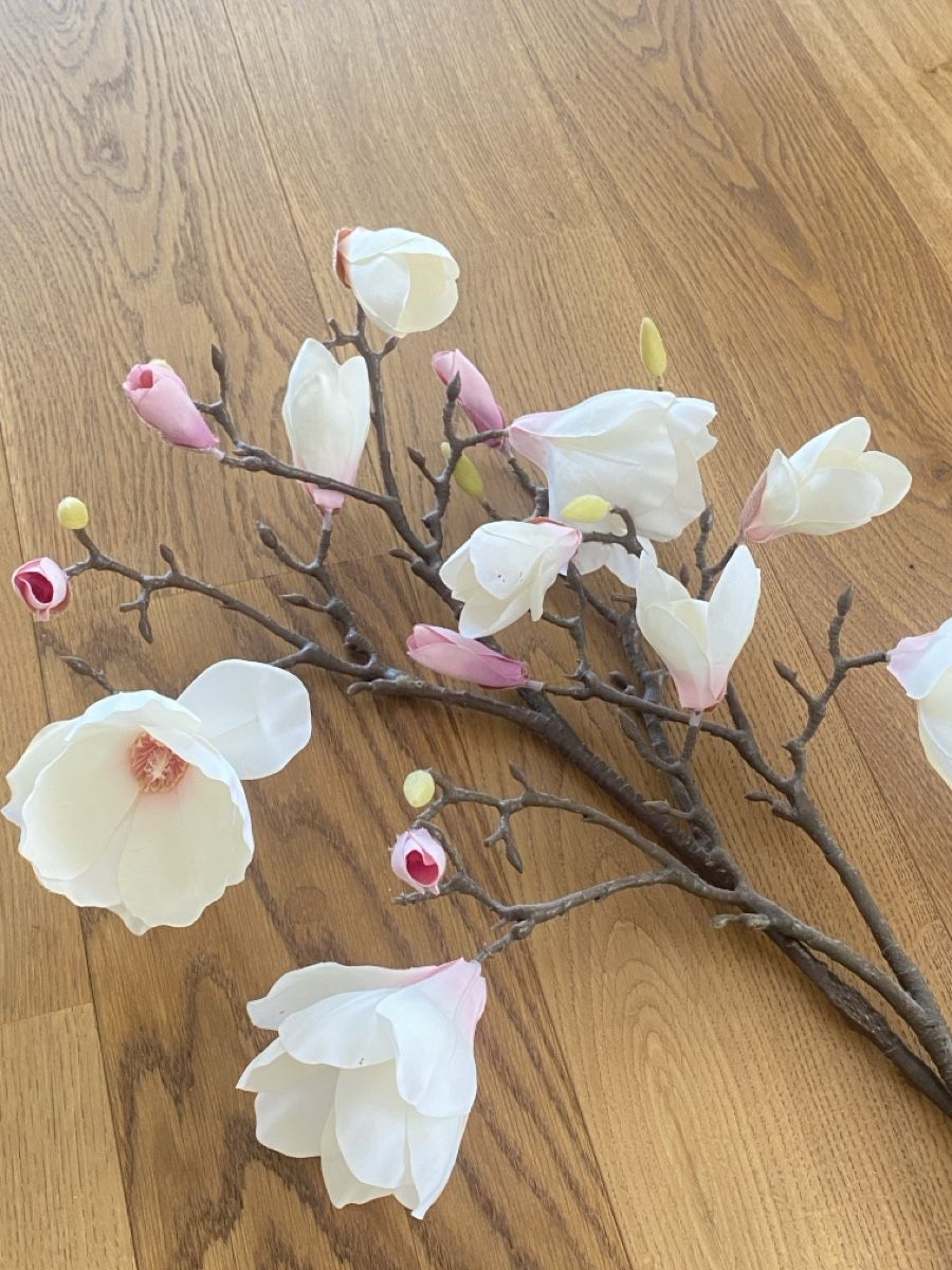 Tutte le decorazioni: Magnolie Kunstblume – Usato da Arni AG venduto da Pee6 2