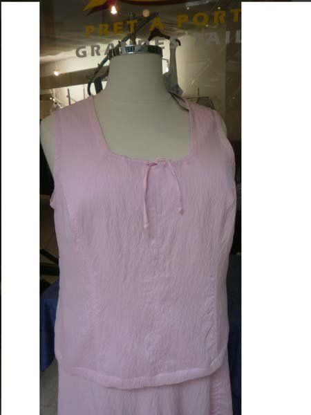Top: Top rose en taille 50 – Nuovo (secondo la descrizione) da Marin-Epagnier venduto da Madja