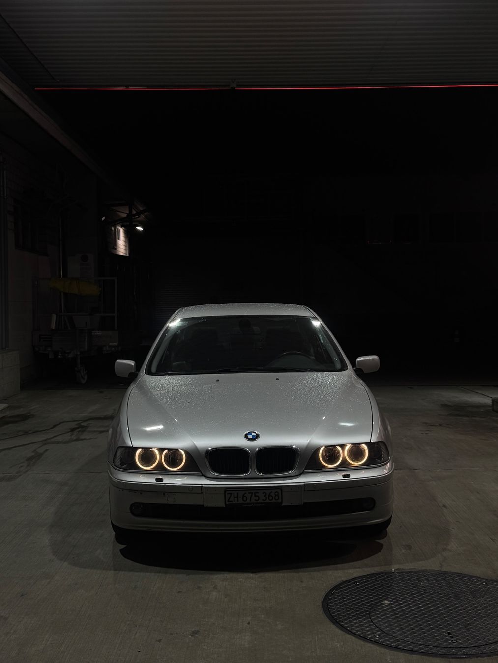 BMW Automobili: BMW 520i E39 alles Original!! – Usato da Urdorf venduto da 890_27zm