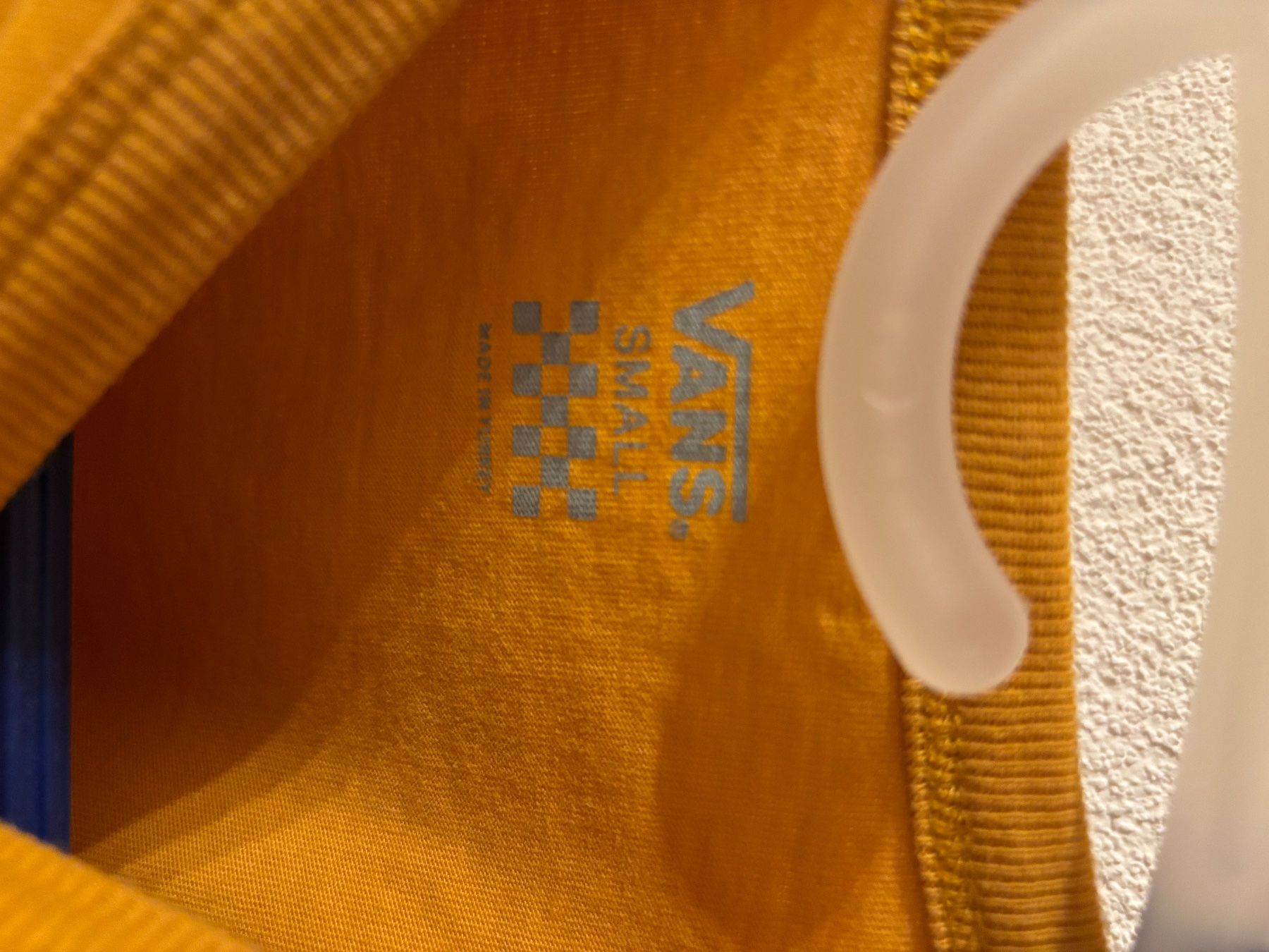 Vans T-shirt: T-shirt Vans – Usato da Grandvillard venduto da Elsa.Del 3