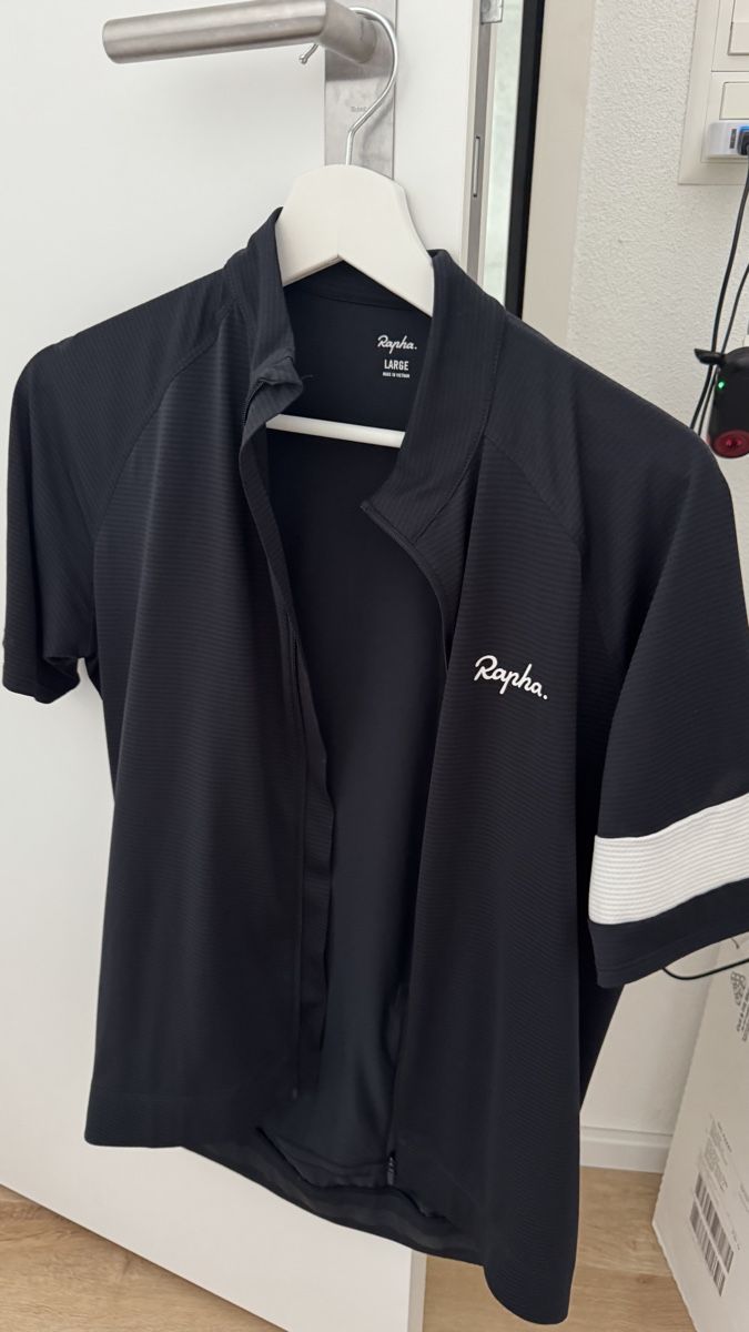Rapha Leibchen & Hosen: Rapha Trikot schwarz  – Gebraucht aus Eiken von ju.bi
