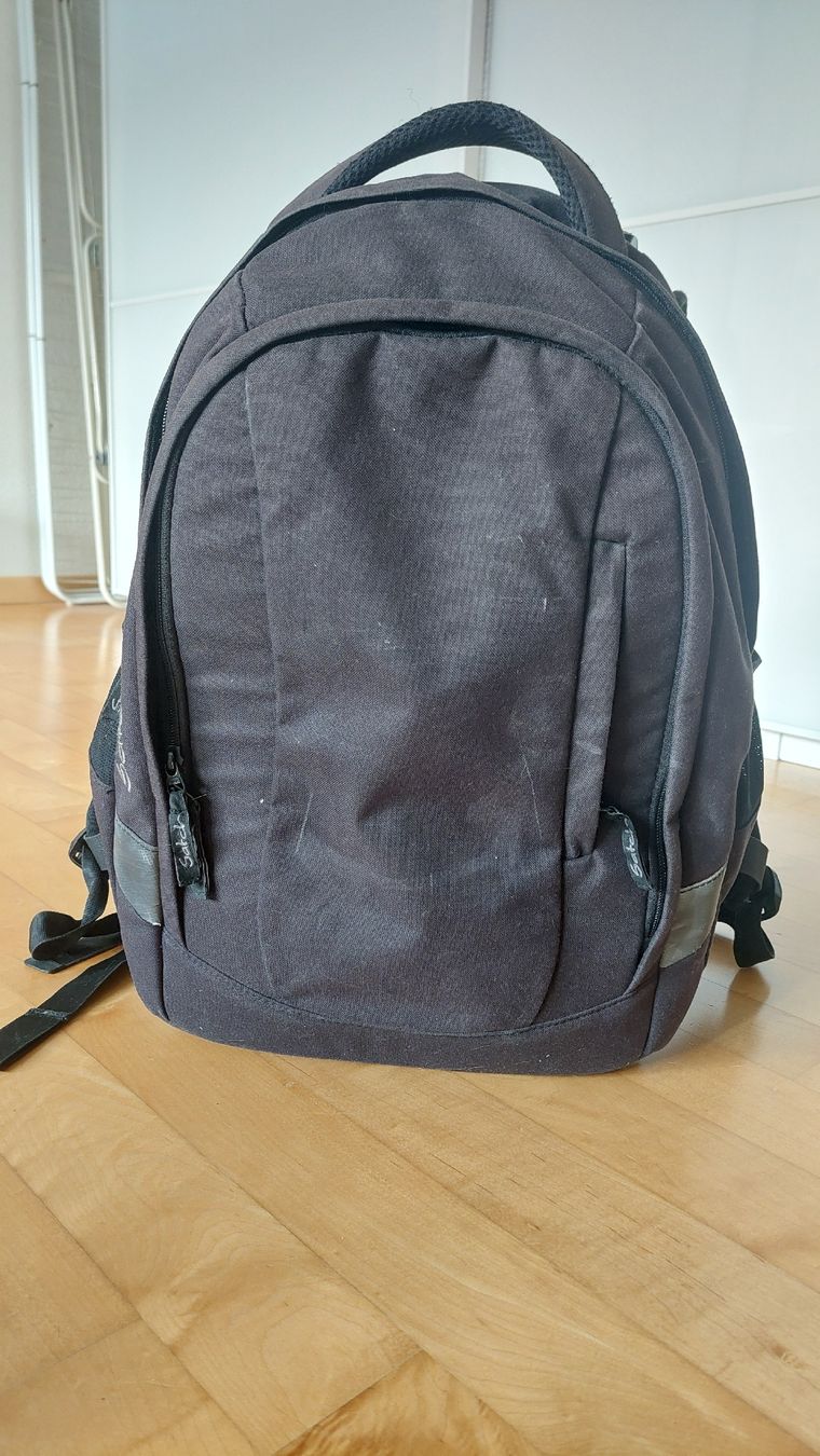 Satch Rucksäcke: Satch Schulrucksack schwarz ergonomisch gebraucht – Gebraucht aus Zürich von nin_8tfv 1