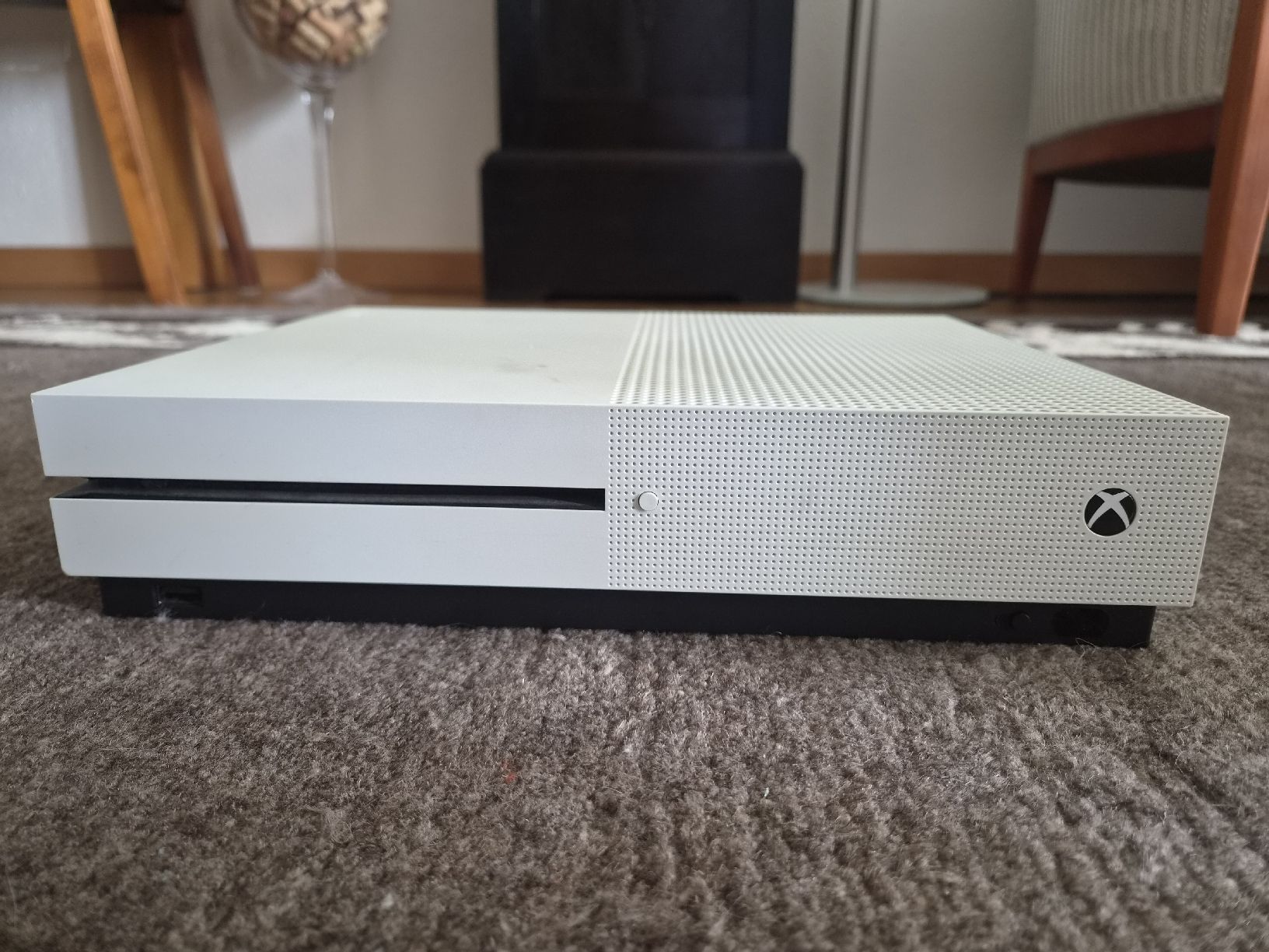 Microsoft Console: Xbox One S 365 GB inkl. 2 Controller – Usato da Hägendorf venduto da Effye 1