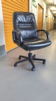 Chaise de bureau noire en cuire