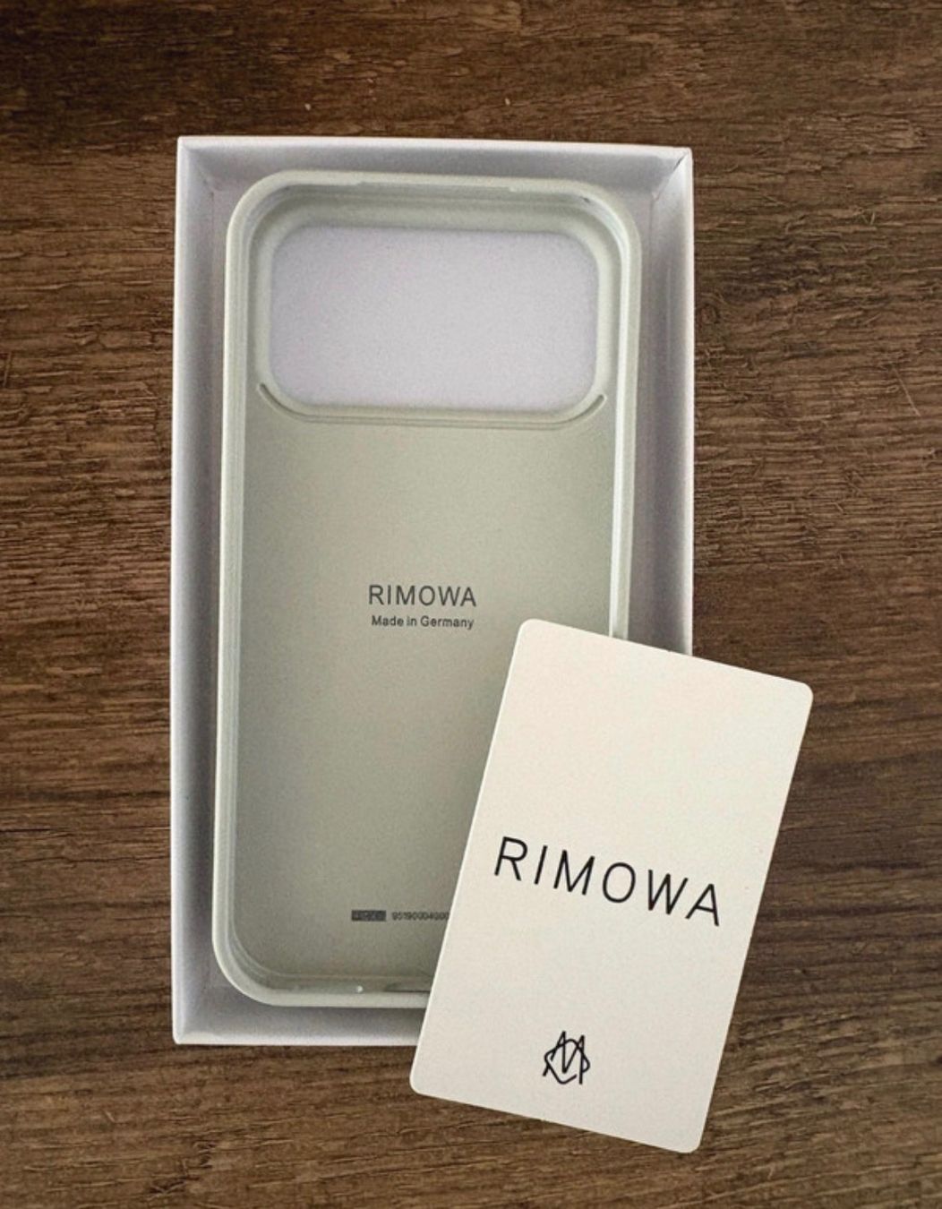 Apple Covers & Schutzfolien: IPhone 17Pro Rimowa Hülle – Gebraucht aus Chur von Madeys 2