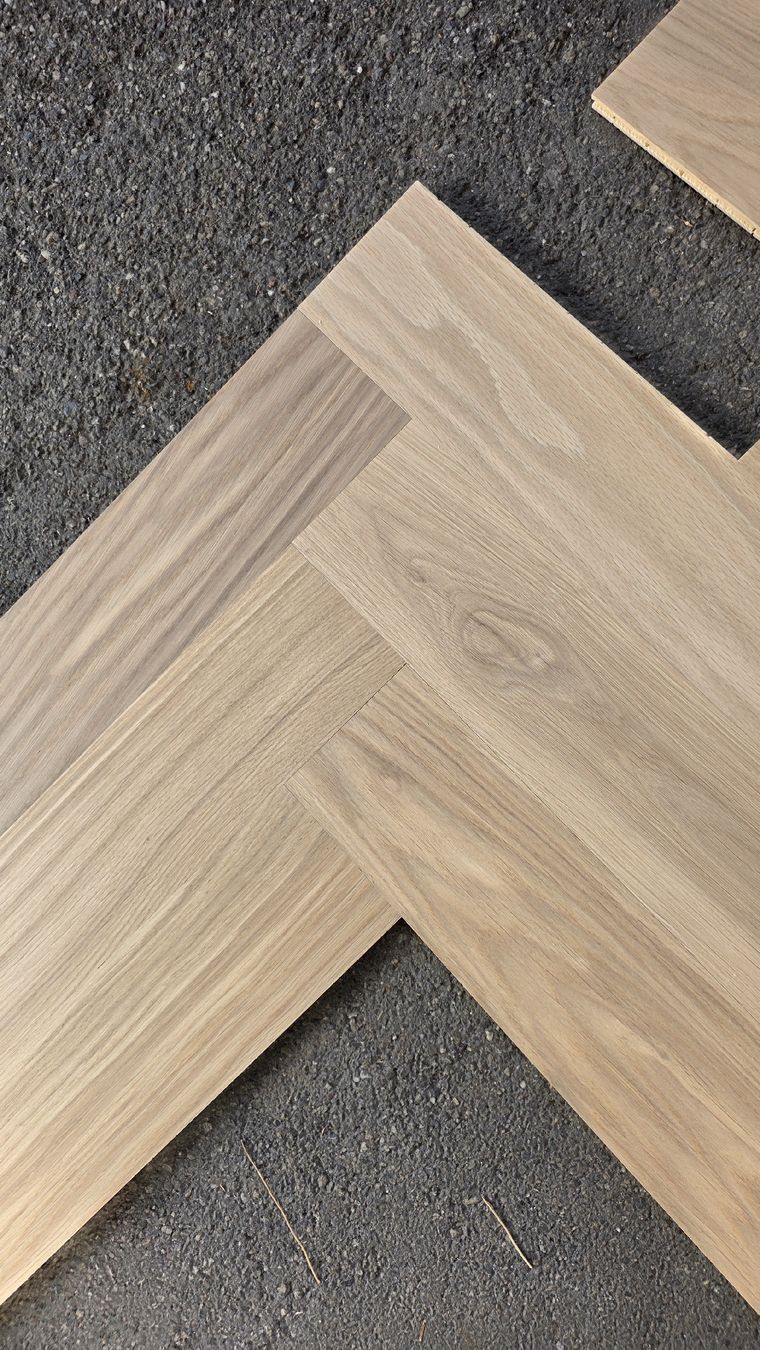 Holzartikel: Fischgrät Parkett 100 Pack / 166 m2 Fr. 8950.00 – Neu und originalverpackt aus Rothrist von swiss-laminat 2