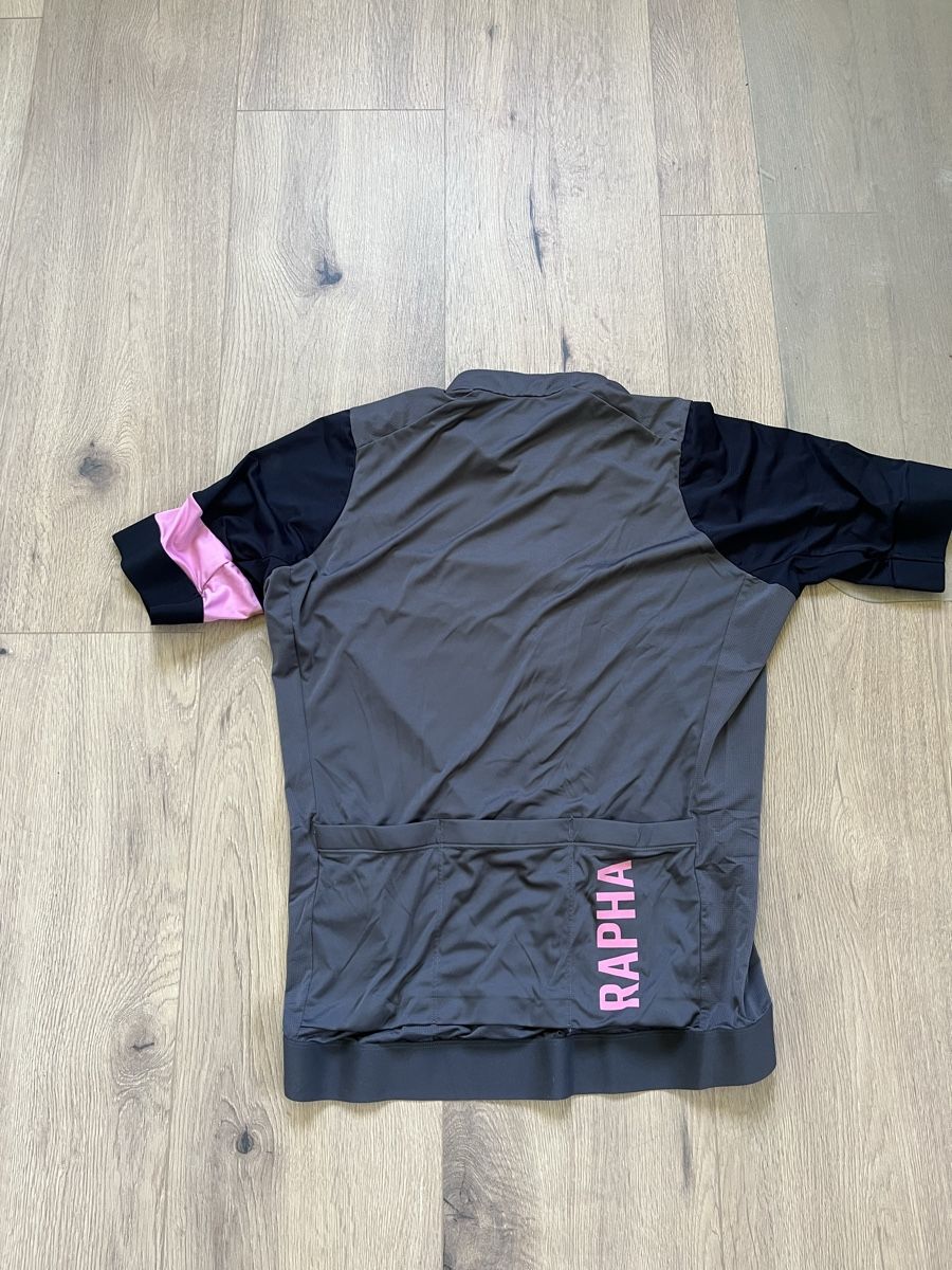 Rapha Canottiere & Pantaloni: Rapha Pro Team Training Jersey – Usato da Dallenwil venduto da MuchsFichi 2