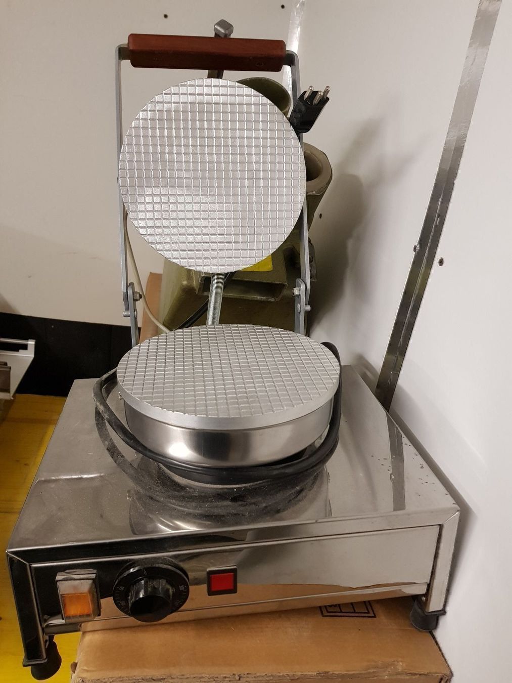 Elettrodomestici da cucina: Waffeleisen – Usato da Wuppenau venduto da Gastro-Wuppenau