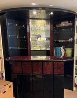 Hausbar mit Vitrine schwarz rot gebraucht guter Zustand