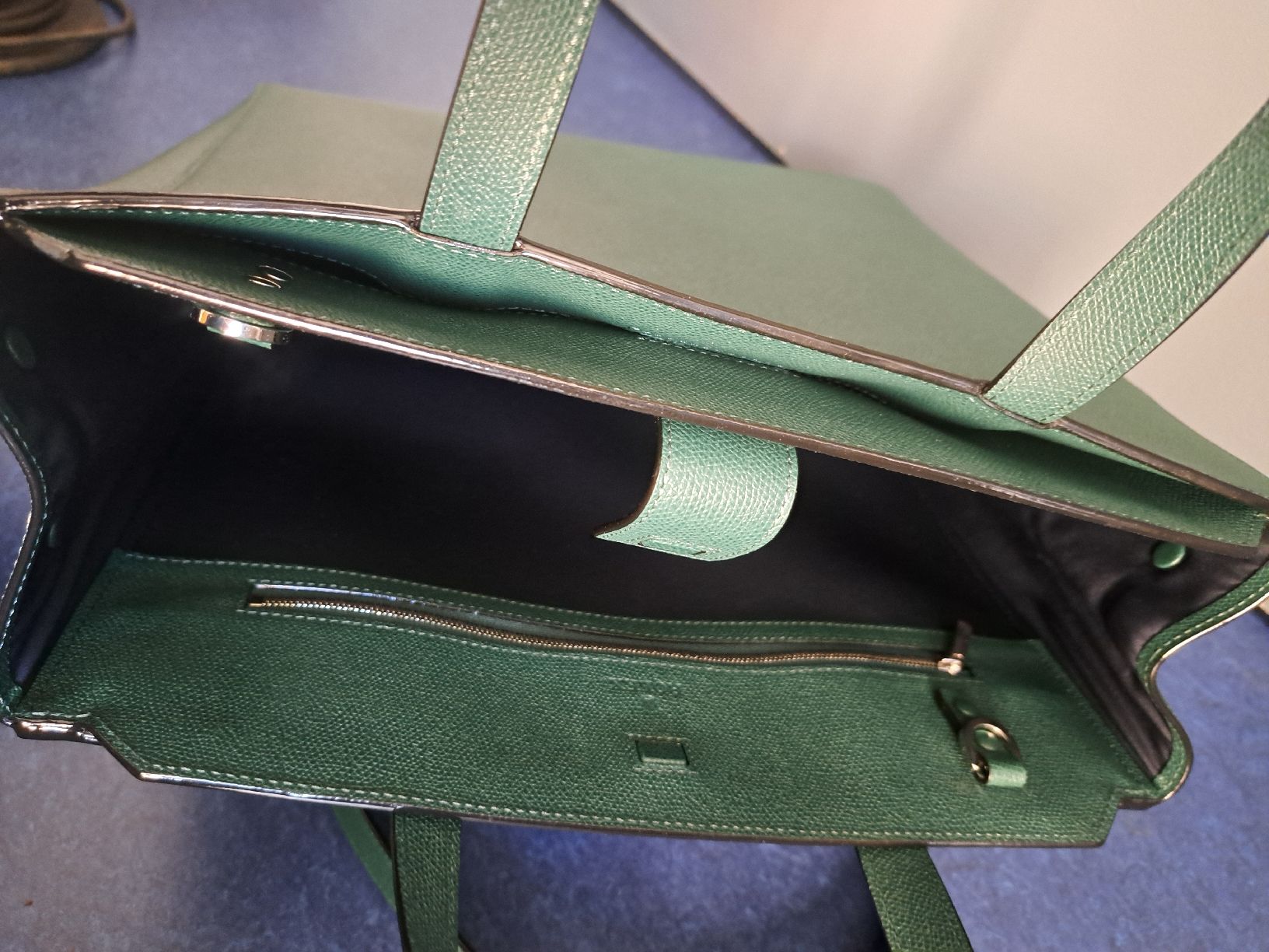 Rolex Borse: Orginal grüne Rolex Shoppingbag Leder – Nuovo (secondo la descrizione) da bad zurzach venduto da jue_5xhl 3