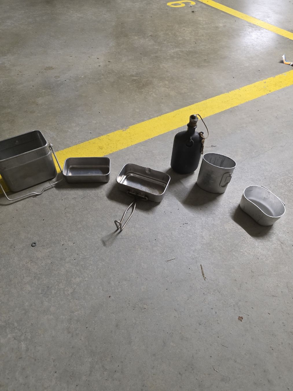 Equipement & pcs de rechange: gourde + gamel militaire – D'occasion à Les bois par Titi.2336 1