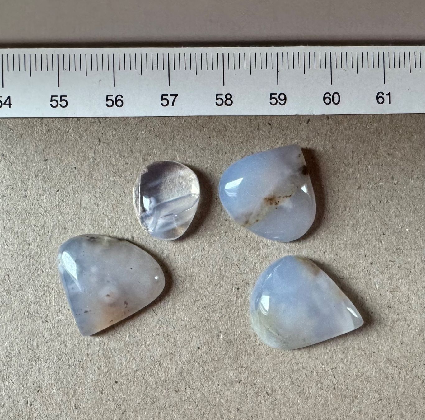 Pietre preziose: Calzedon.  Cabochons  top Sammlung.  wunder  schön poliert – Nuovo e nell'imballaggio originale da Leuggern venduto da gemshow 4