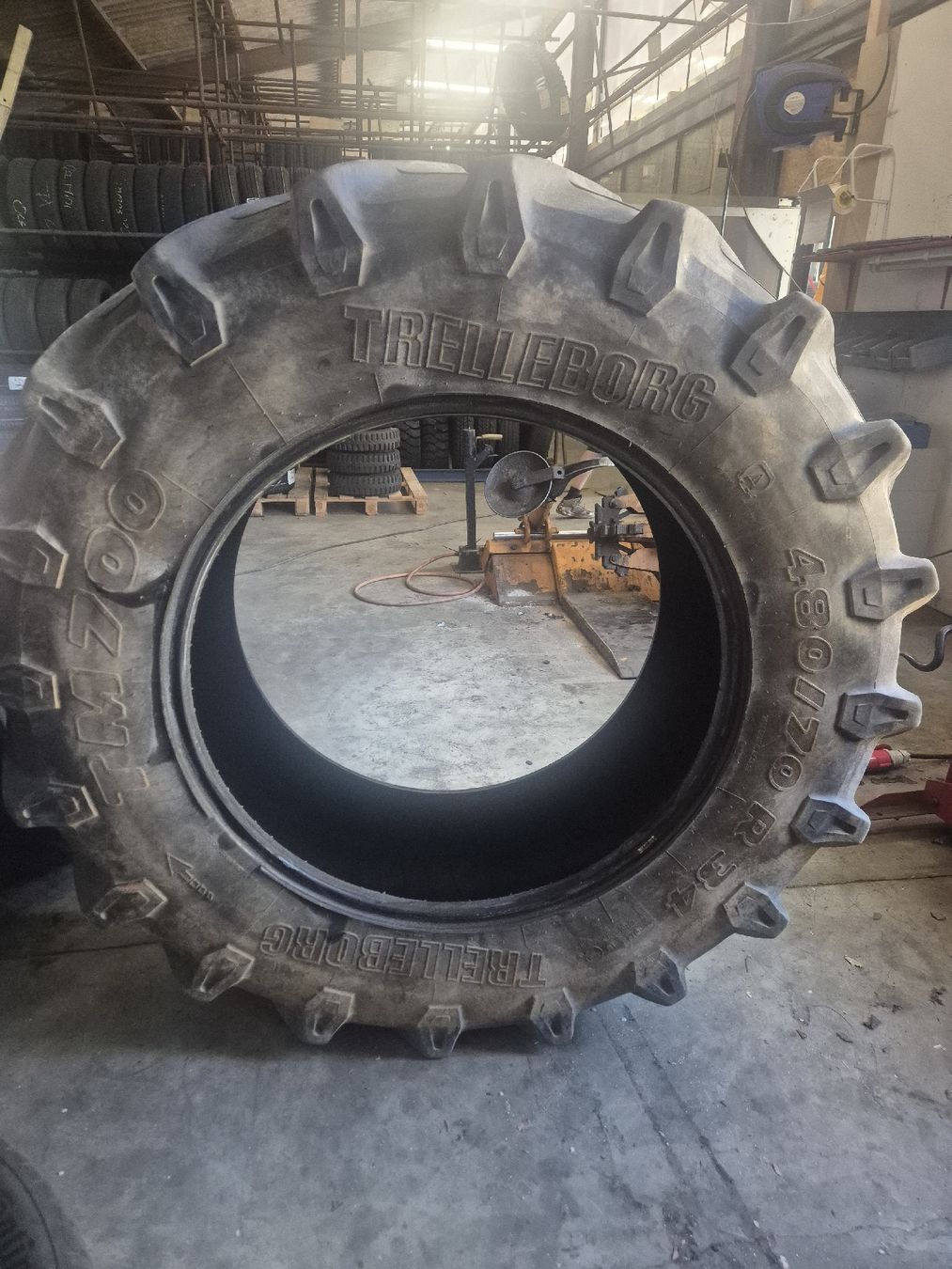 Pneumatici & Ruote complete: 2 Traktorreifen 480/70 R34 – Usato da Bützberg venduto da PAG-PNEU 5
