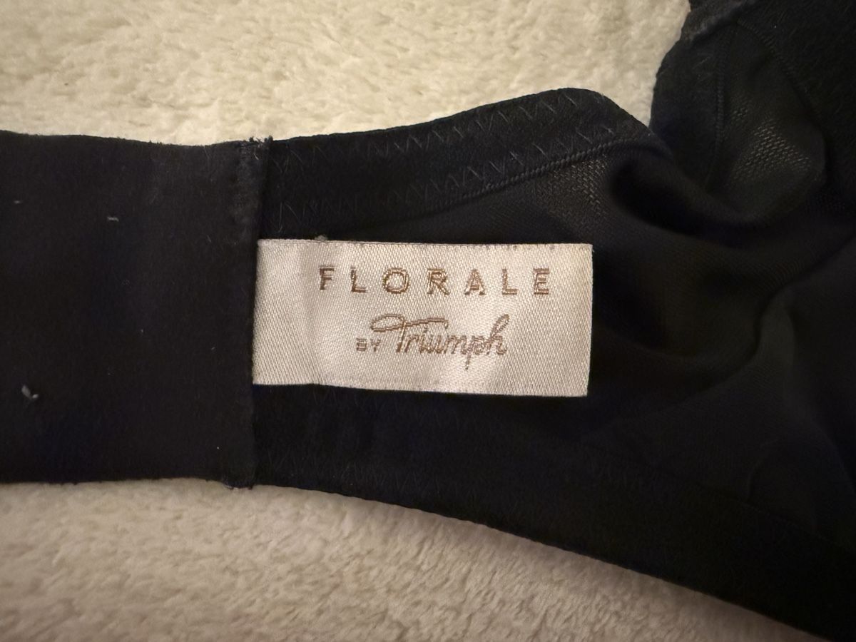 Triumph Autres dessous: Florale by Triumph BH Schwarz Grösse 75E – D'occasion à Wettswil par Catli610 2