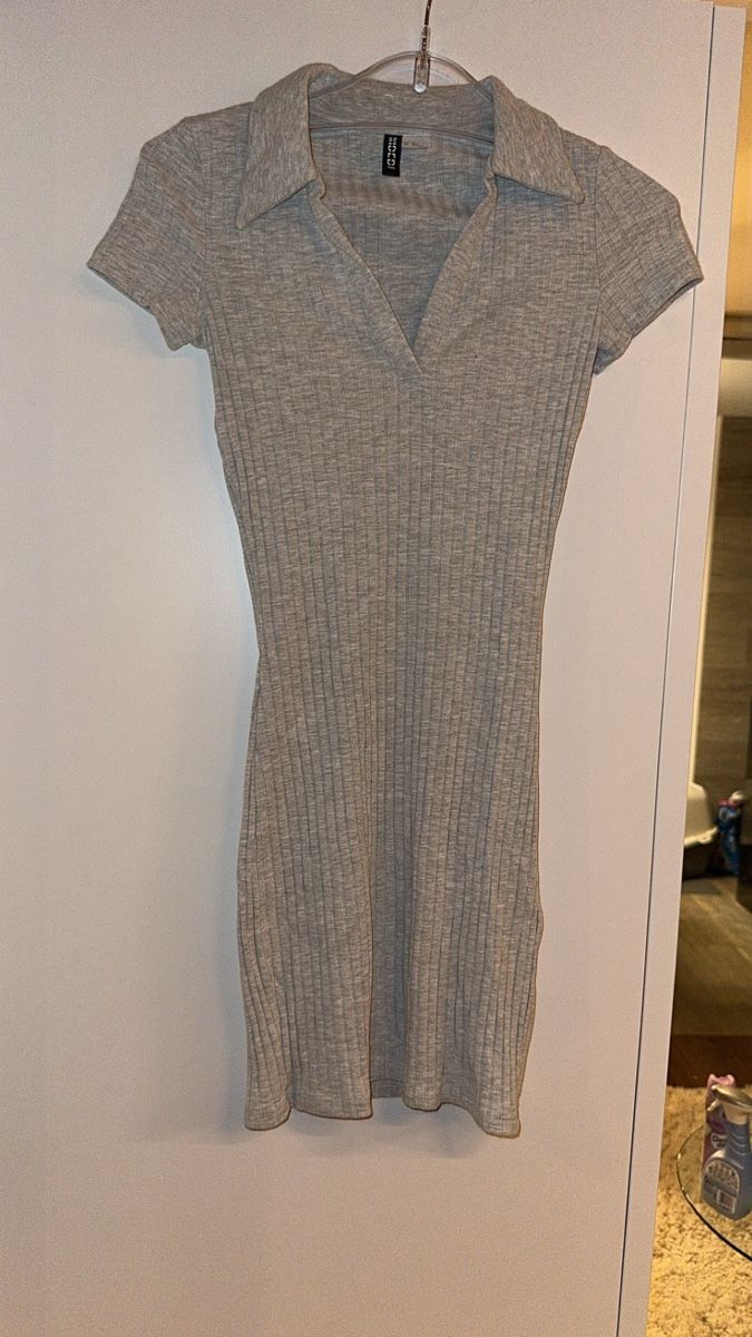 Lotti di vestiti: Set mit 3 Kleider 👗 – Usato da Moosseedorf venduto da Syasyyy__