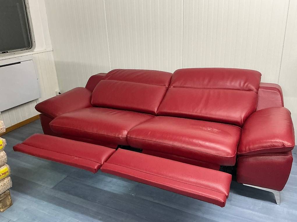 Sofas: Canapé rouge, électrique – Gebraucht aus Satigny von cai_j88t 4