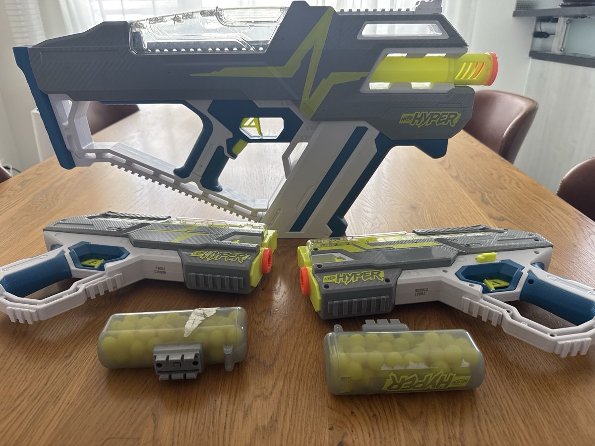 Nerf Spielzeuge: Nerf Hyper Spielzeugpistolen Set mit Munition – Gebraucht aus Immensee von Asale