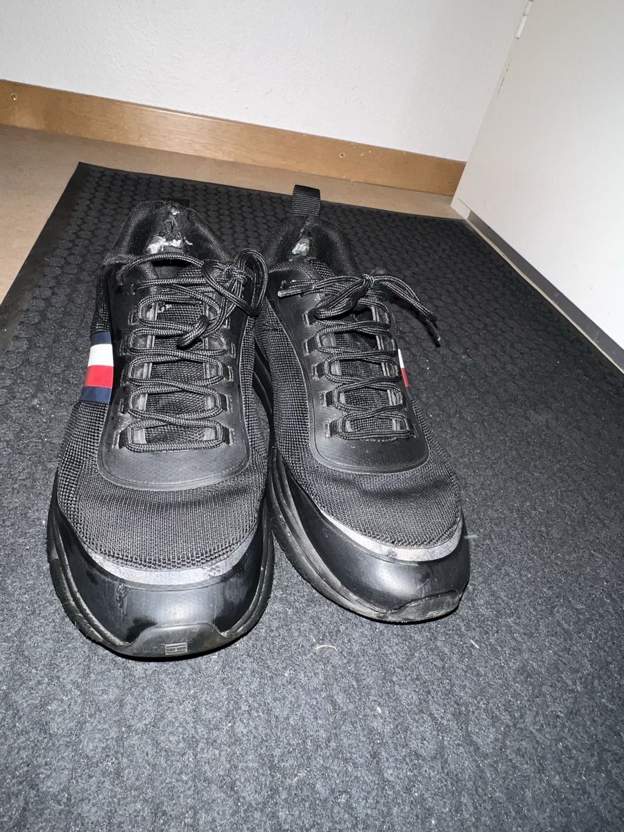 Tommy Hilfiger Scarpe da uomo: Tommy Hilfiger Herren Sneaker – Usato da Winterthur venduto da Can.sel37 1