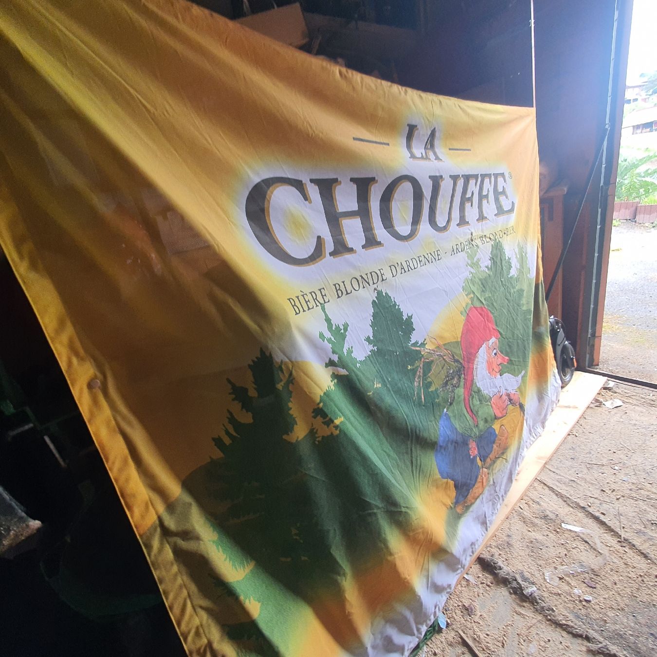Bandiere: Grand drapeau la Chouffe 200x140cm – Usato da DUGNY (-Leytron) venduto da Rdeny 2