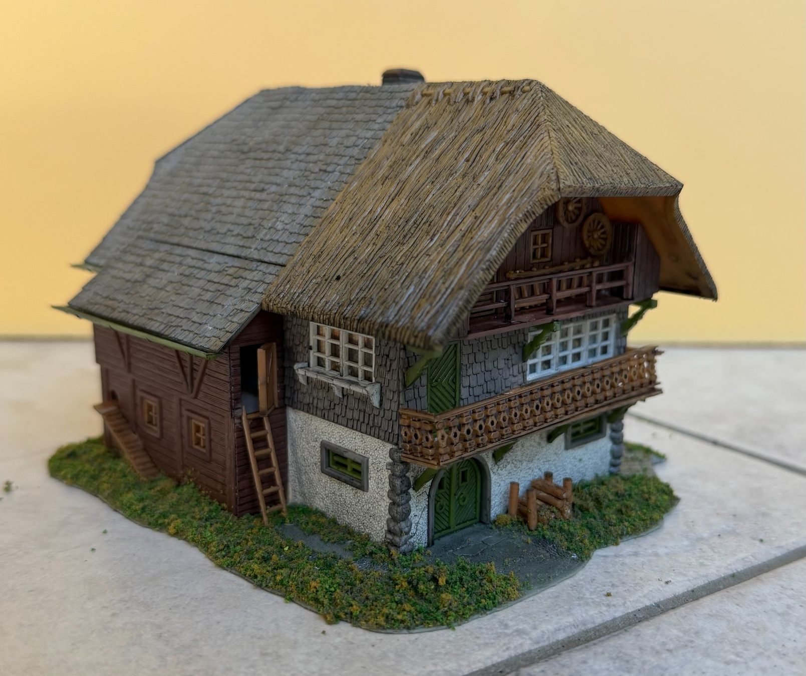 Faller Modellini di ferrovie: Bauernhaus von Faller 289 - Spur HO! – Nuovo e nell'imballaggio originale da Steffisburg venduto da Calceolaria 1