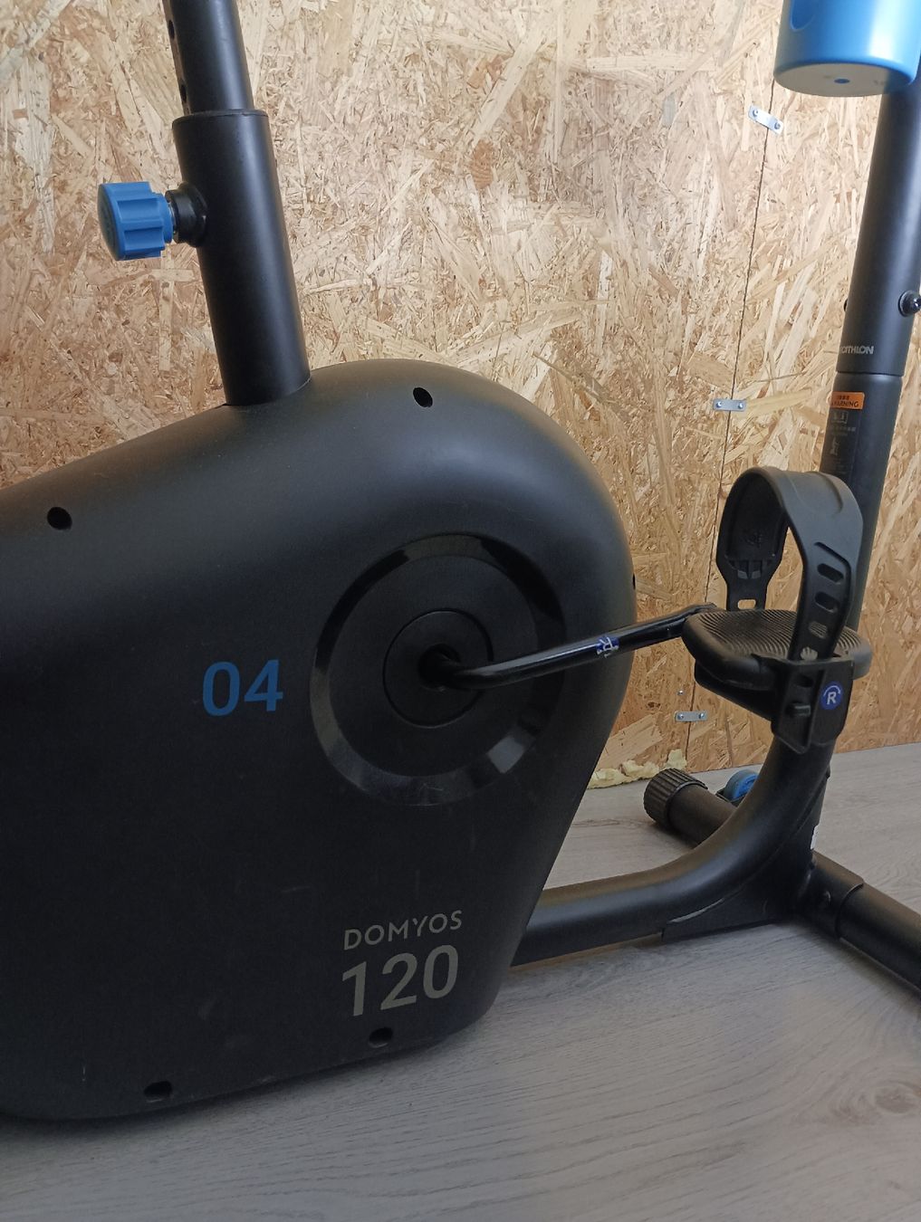 Decathlon Hometrainer: Home Workout Exercise Bike - Keep Fit Indoors! – Gebraucht aus Dietikon von isa_pz9m 2