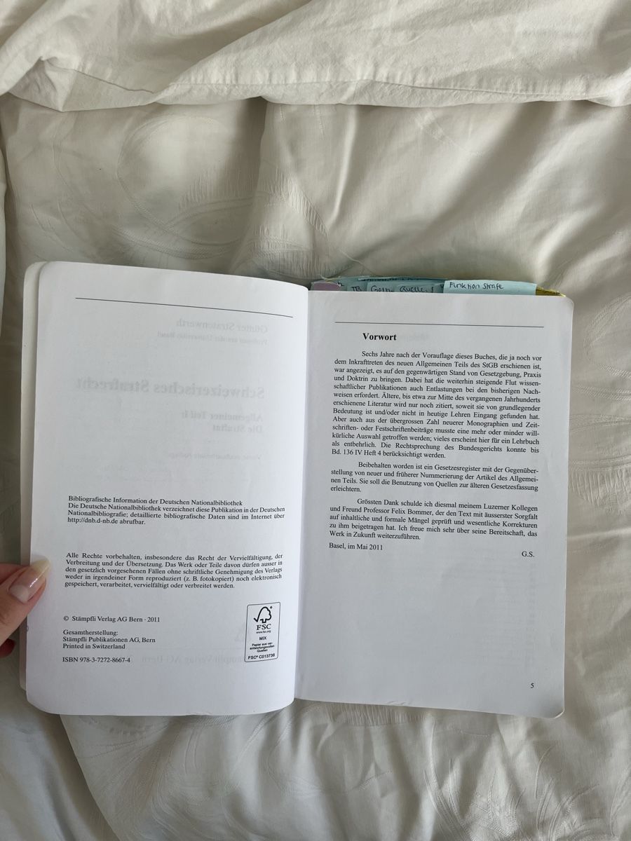 Livres: Schweizerisches Strafrecht, Allgemeiner Teil – D'occasion à Zürich par hannah.liaaa 1