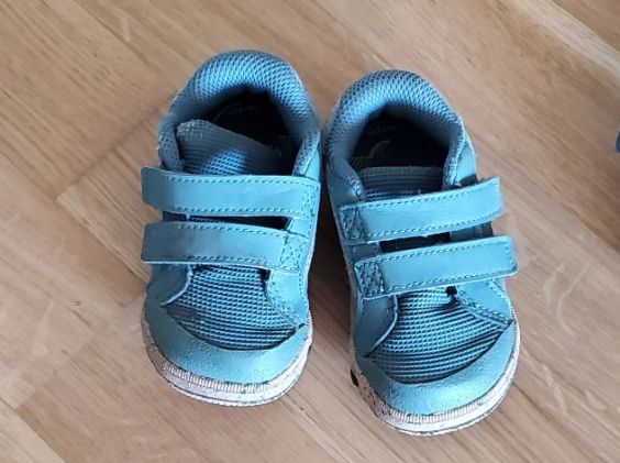 Decathlon Scarpe per ragazzi: Kinderschuhe Gr. 20 – Usato da Pfäffikon ZH venduto da banhkhe