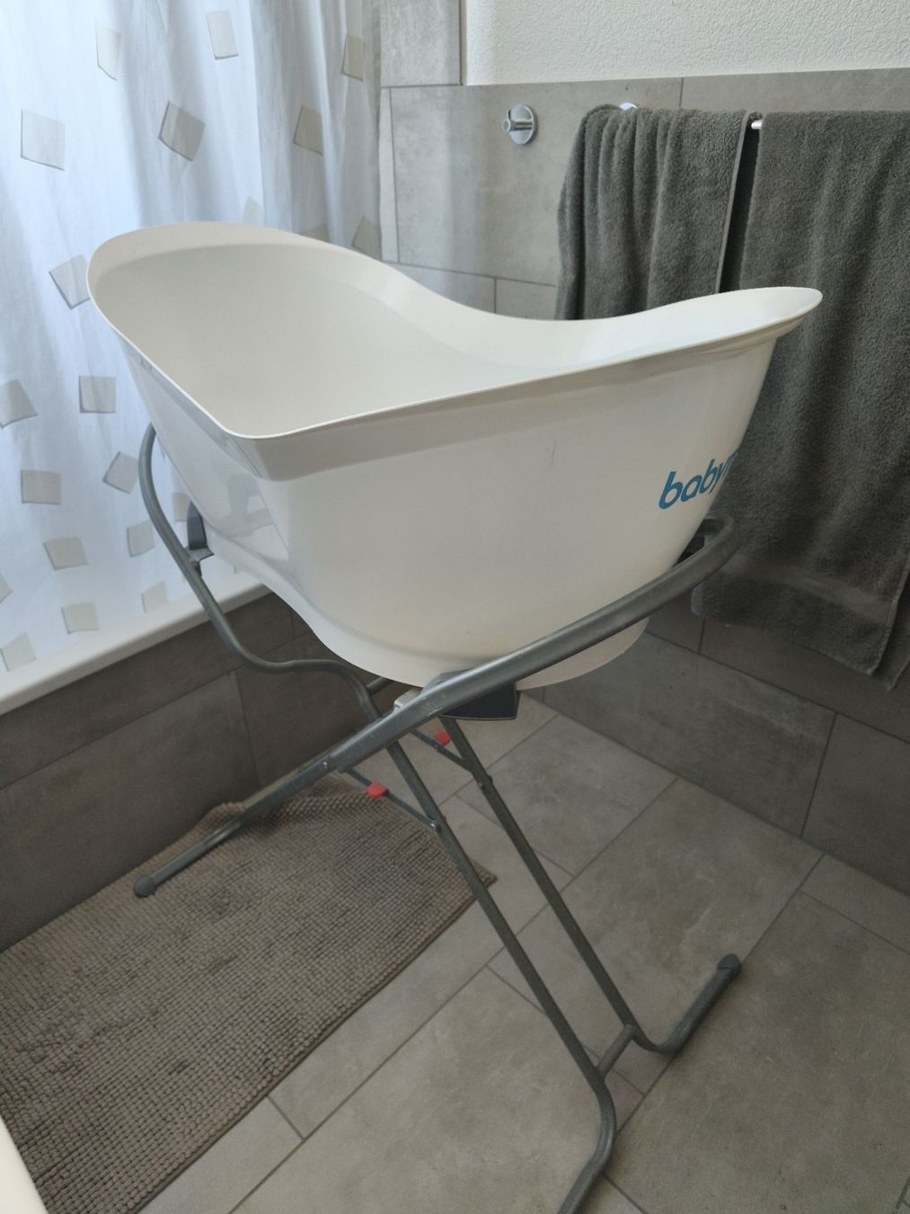 Badewannen: babymoov Badewanne mit Sitz teil – Gebraucht aus Hitzkirch von hen_jr6s