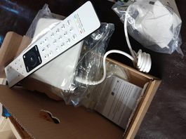 Set TV Box Swiscom neuf complet