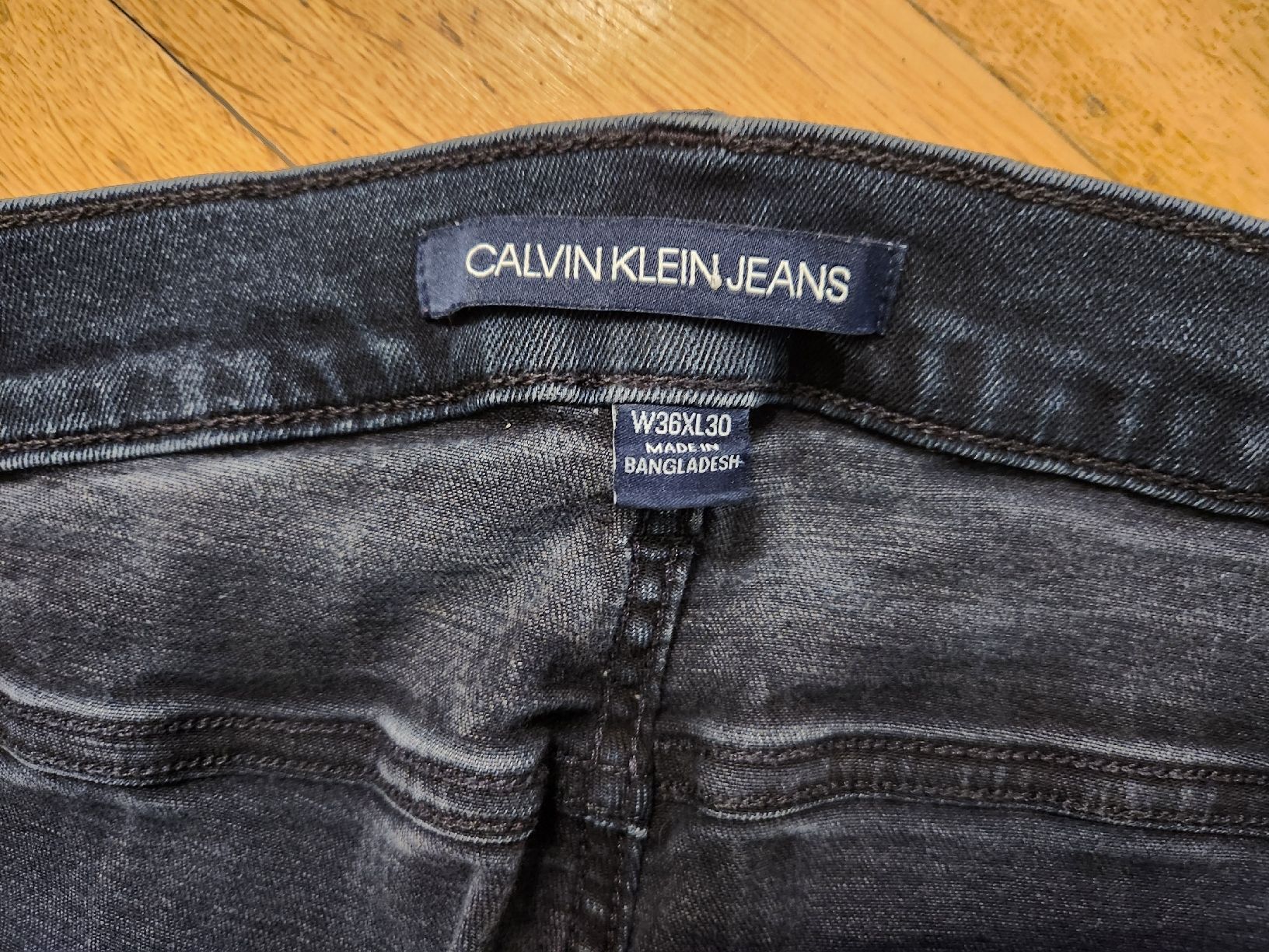 Calvin Klein Jeans: Jean Calvin Klein Unisexe, Taille 36/30 – Usato da Territet venduto da Cenh 2