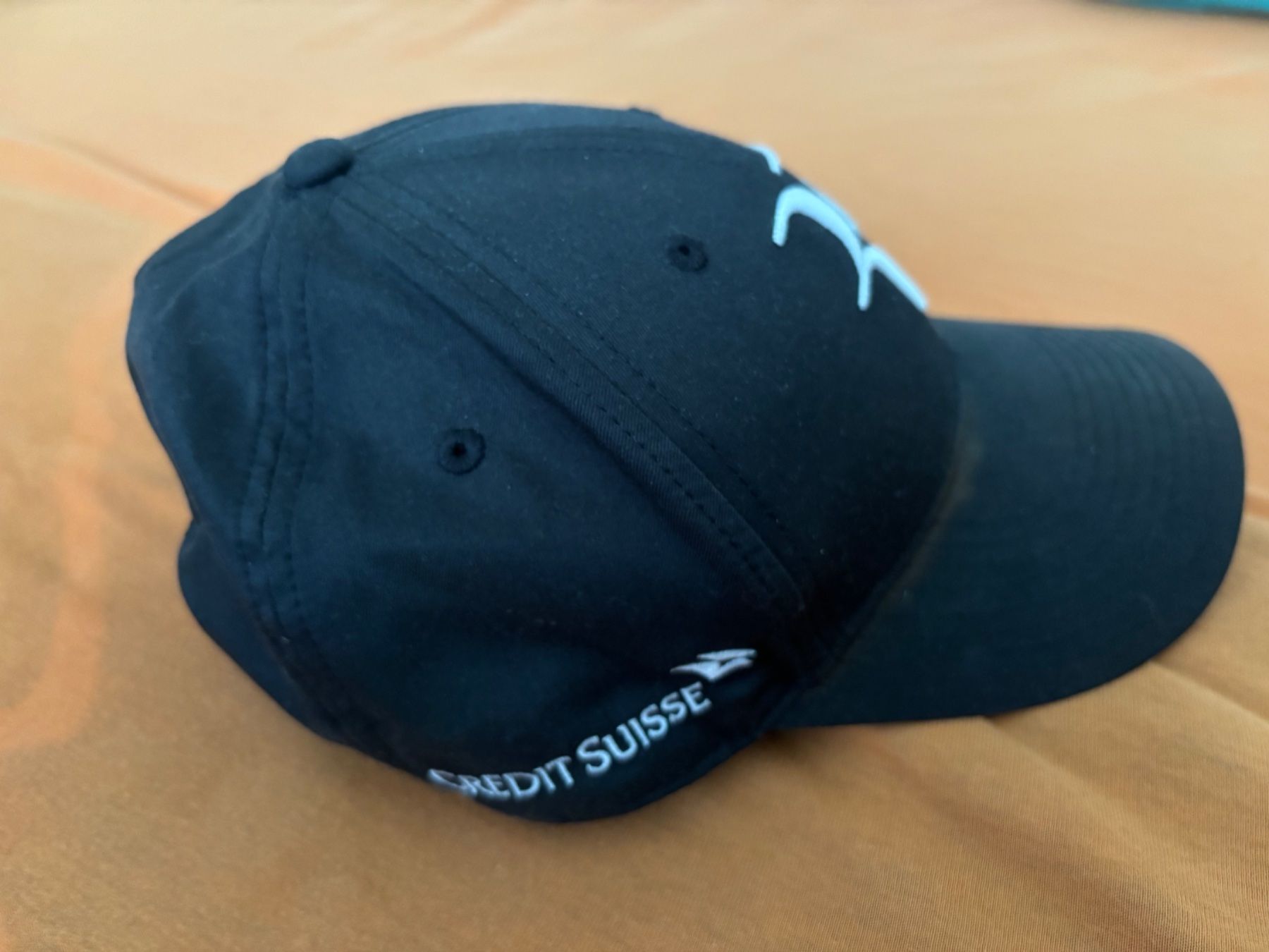 Nike Copricapi, berretti & cappellini: Cap Roger Federer schwarz mit Unterschrift – Usato da Hochdorf venduto da F13_08 1