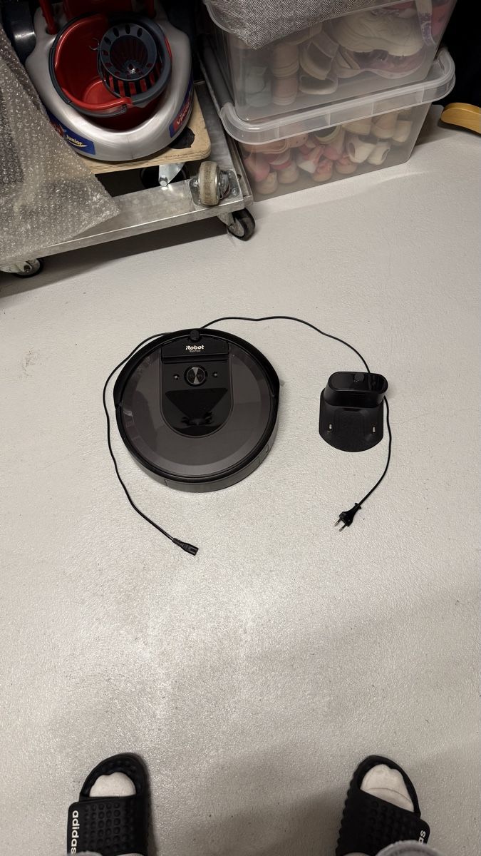 Irobot Aspirapolveri & Accessori: iRobot Roomba Saugroboter inkl. Ladestation – Usato da Kreuzlingen venduto da 1992m